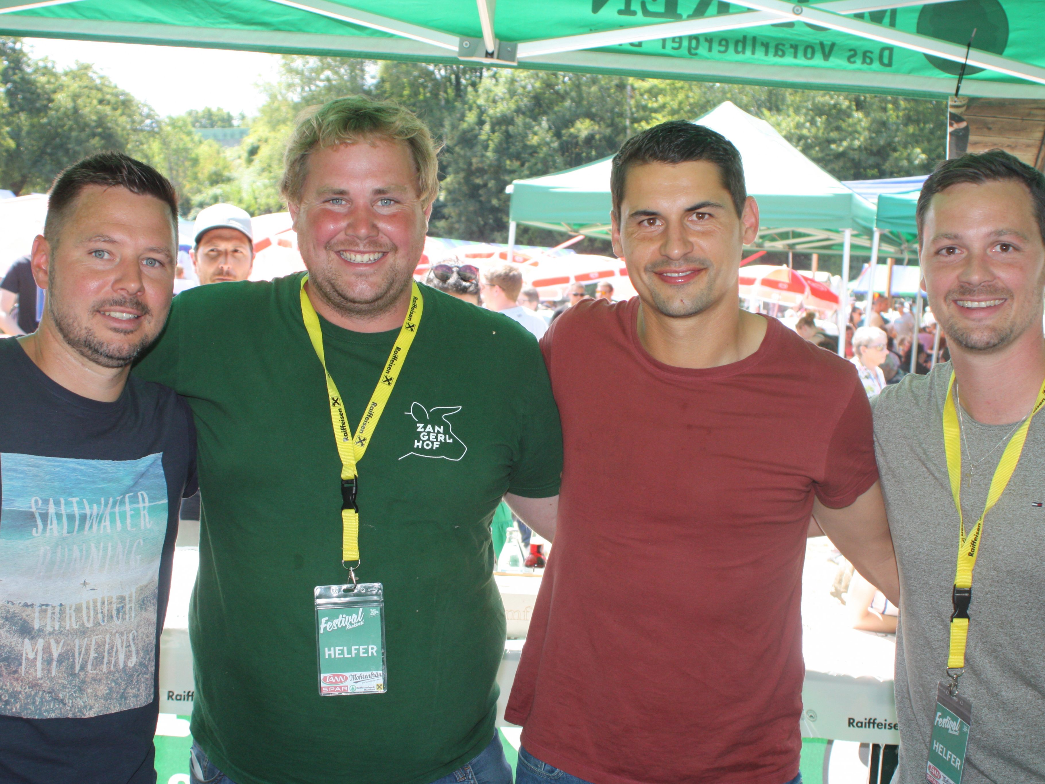Patrick vom SC Mühlebach, Zangerl GF Josef Rosenzopf, Altach Rekordspieler Martin Kobras und FC Koblach Trainer Stephan Kirchmann waren hochzufrieden. Patrick vom SC Mühlebach, Zangerl GF Josef Rosenzopf, Altach Rekordspieler Martin Kobras und FC Koblach Trainer Stephan Kirchmann waren hochzufrieden.