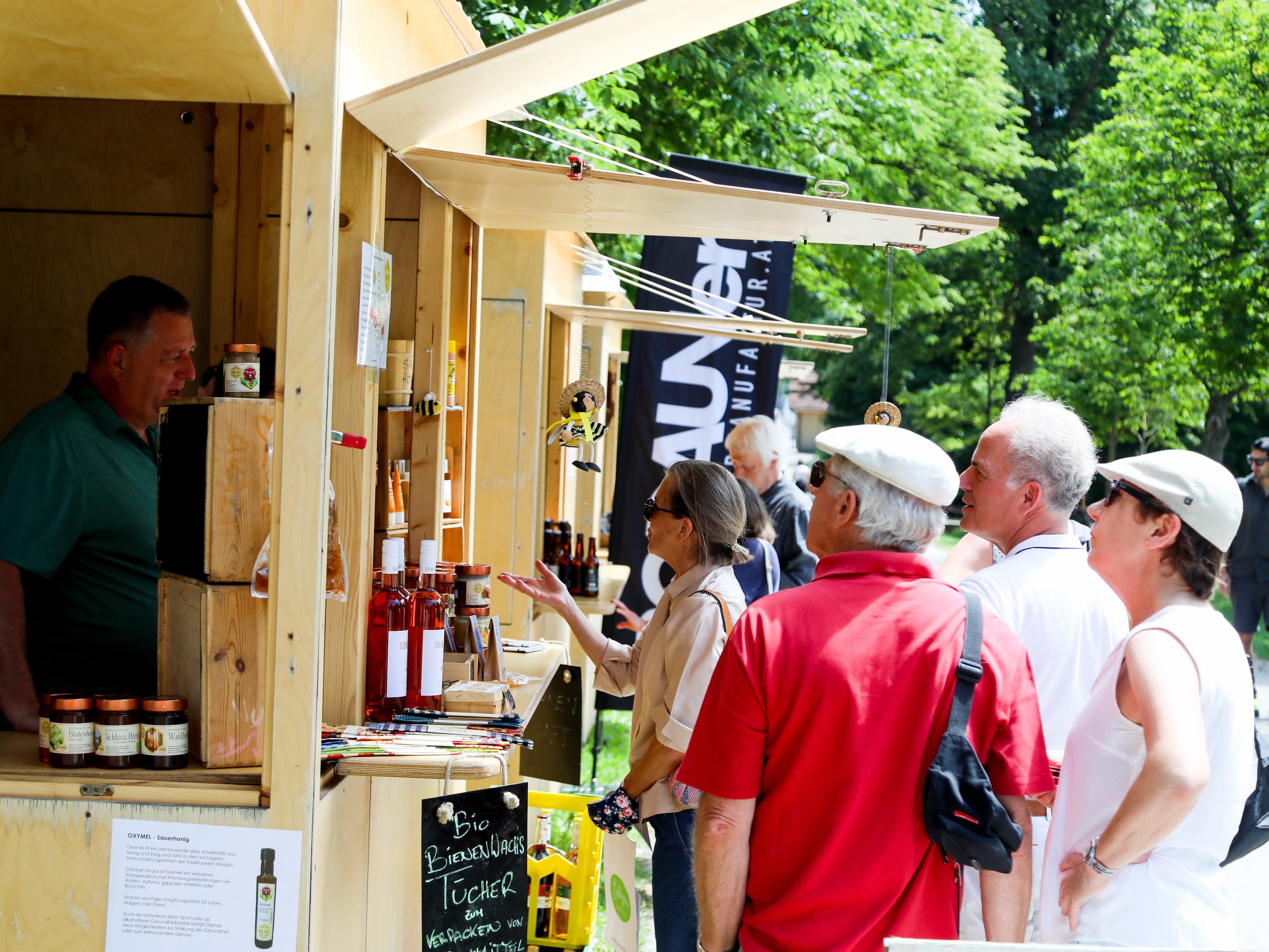 Der Monatsmarkt im Lainzer Tiergarten bietet frische und regionale Produkte.