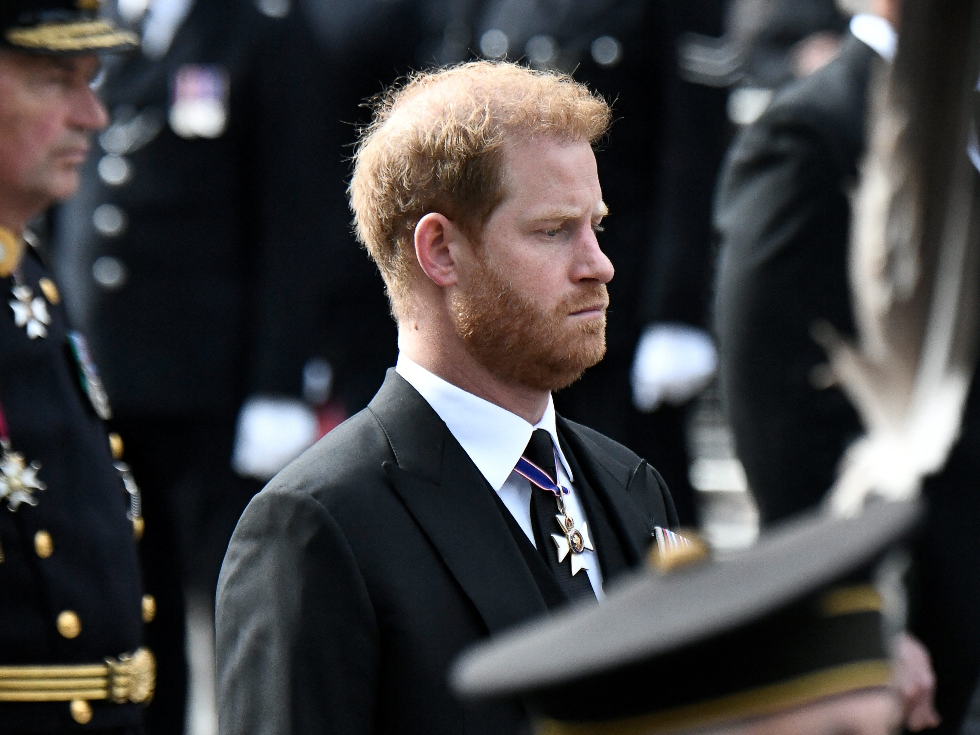 Bereut wohl einige Textstellen: Prinz Harry.