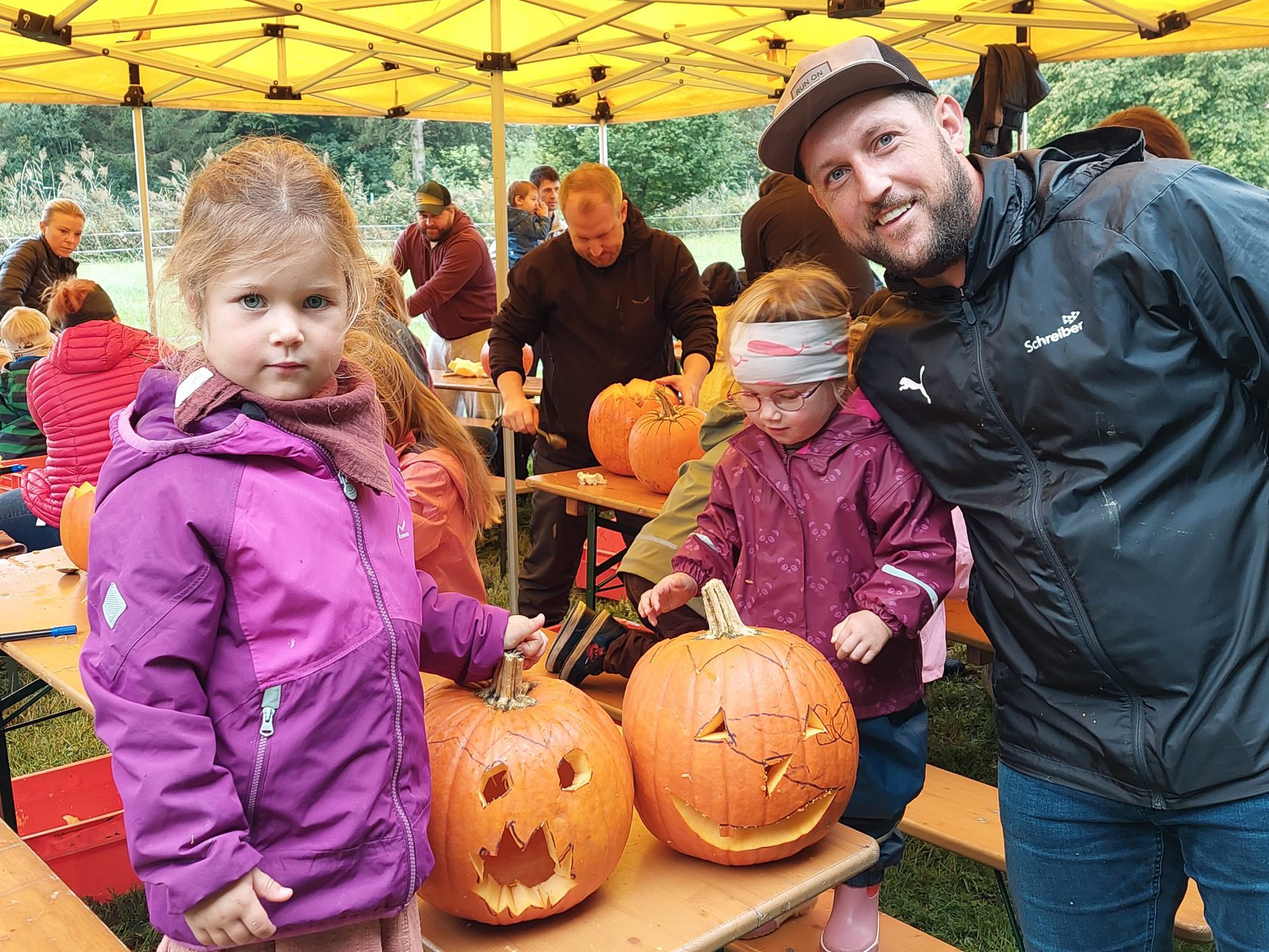 Wunderschöne Kürbisgesichter wurden beim Kürbisfest des Obst- und Gartenbauvereins Lustenau geschnitzt. Wunderschöne Kürbisgesichter wurden beim Kürbisfest des Obst- und Gartenbauvereins Lustenau geschnitzt.
