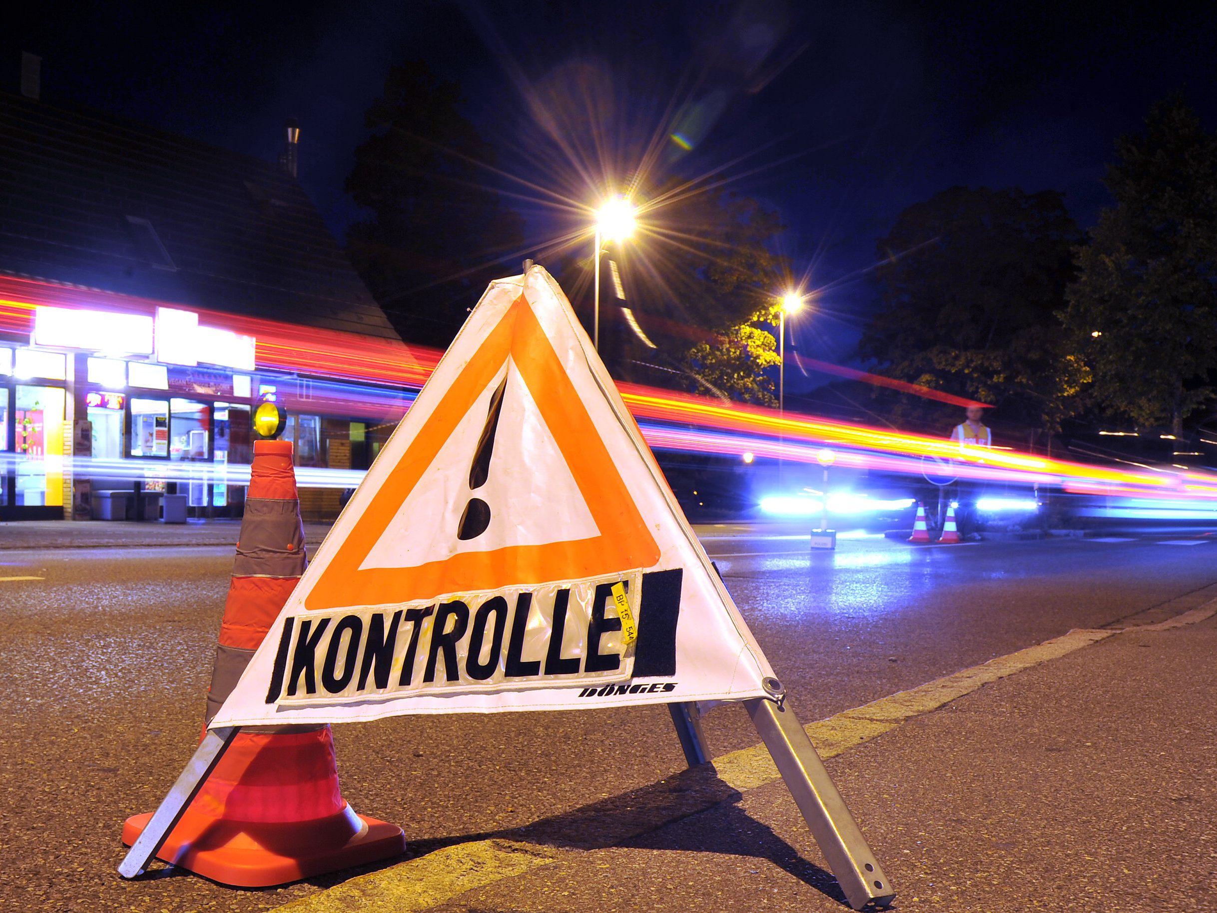 Österreich nahm die Kontrollen an der slowakischen Grenze wieder auf. Österreich nahm die Kontrollen an der slowakischen Grenze wieder auf.