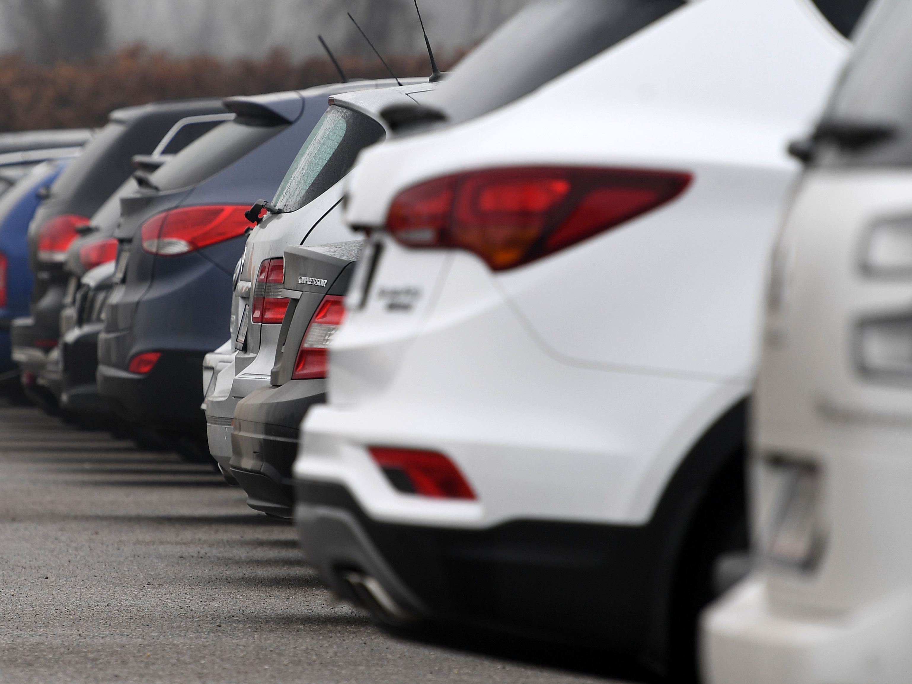 Der Chipmangel könnte die Autobranche in Europa bis zu 100 Mrd. Euro kosten. Der Chipmangel könnte die Autobranche in Europa bis zu 100 Mrd. Euro kosten.