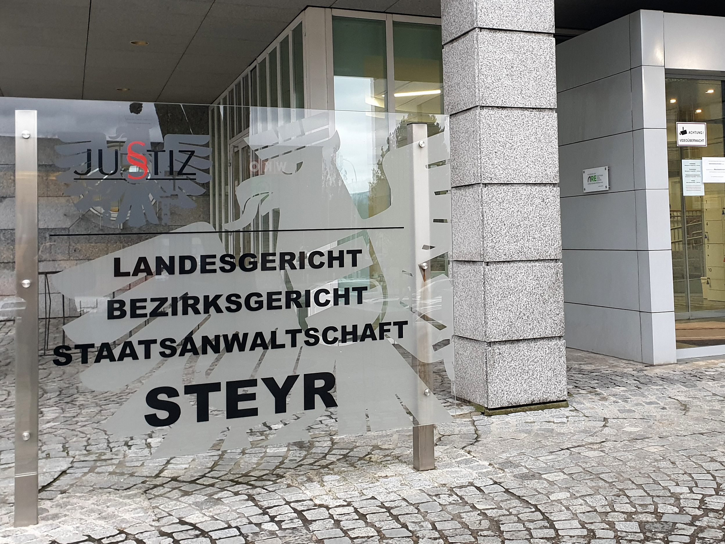 Der Vergewaltigungs-Prozess am Landesgericht Steyr ging mit einem nicht rechtskräftigen Freispruch zu Ende. Der Vergewaltigungs-Prozess am Landesgericht Steyr ging mit einem nicht rechtskräftigen Freispruch zu Ende.