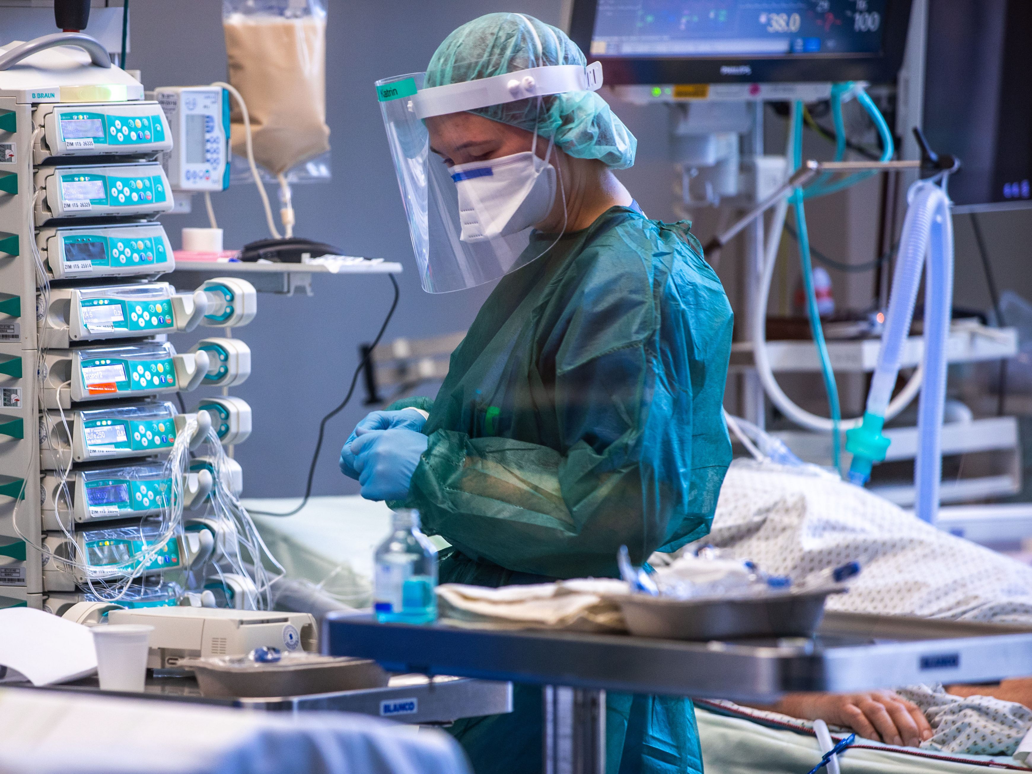 Erstmals seit acht Wochen werden unter 1.000 Corona-Patienten in Krankenhäusern in Österreich behandelt. Erstmals seit acht Wochen werden unter 1.000 Corona-Patienten in Krankenhäusern in Österreich behandelt.