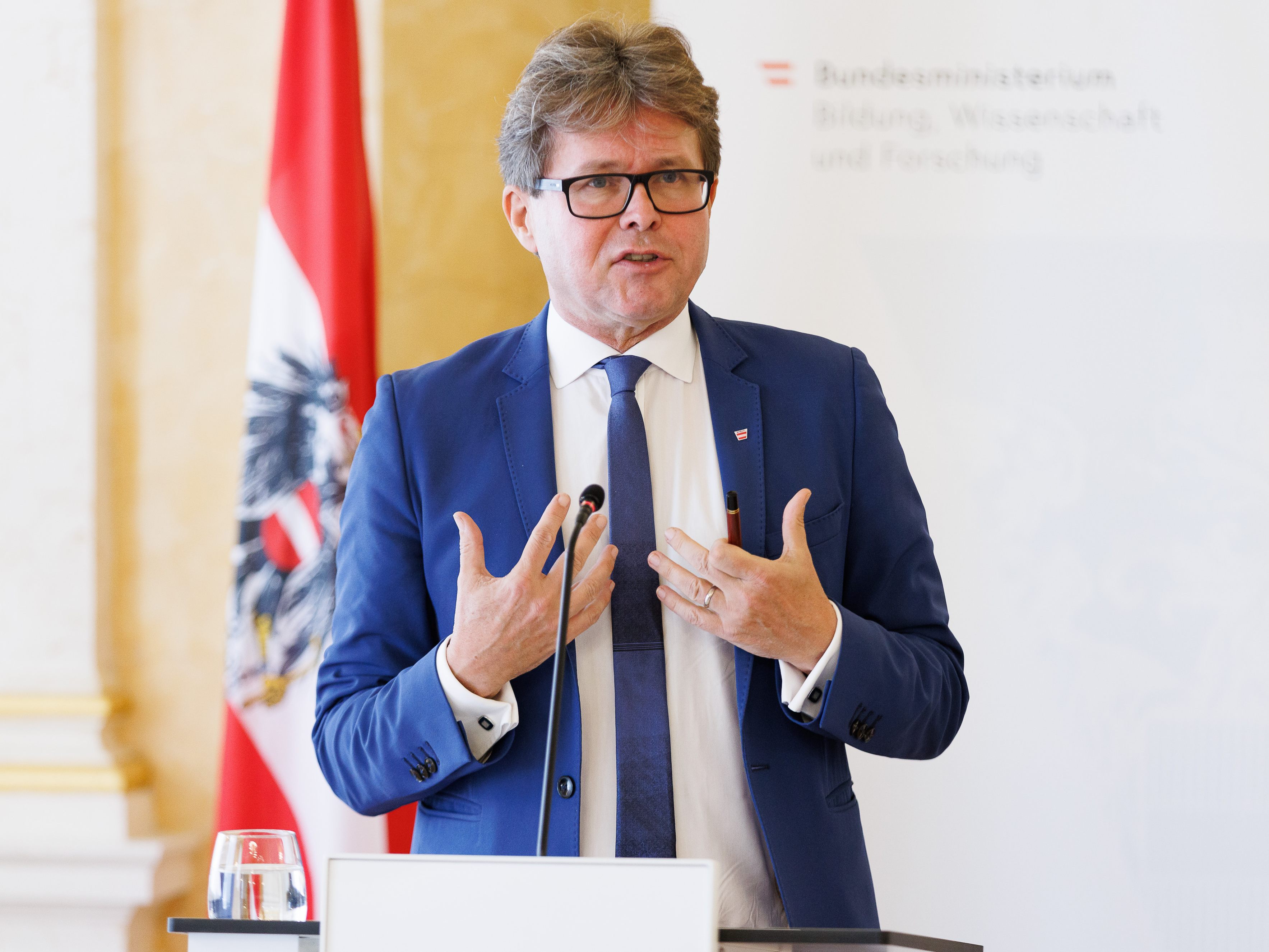 Bildungsminister Martin Polaschek sicherte zu, dass jede Stunde gehalten werde.