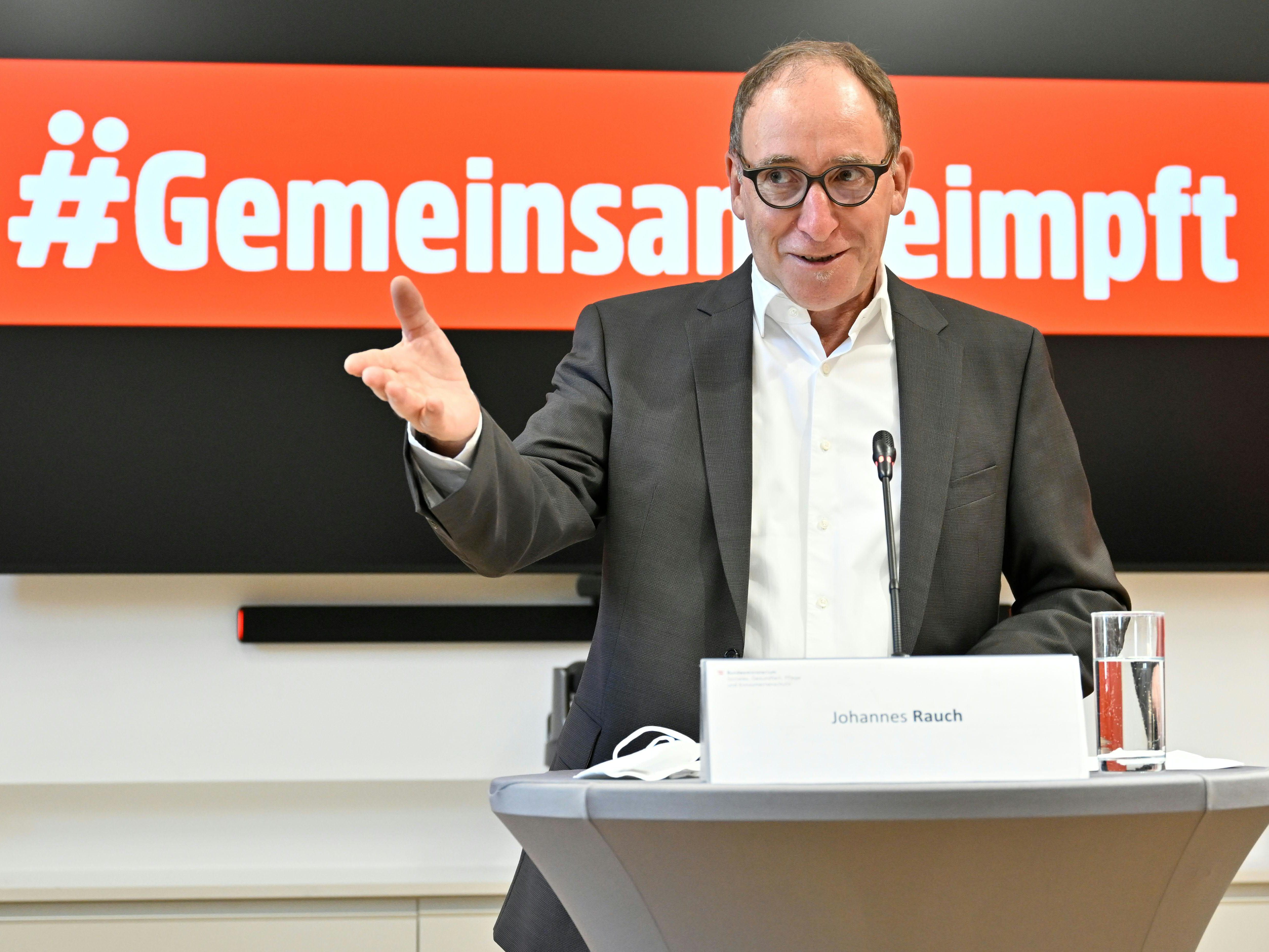 Gesundheitsminister Johannes Rauch (Grüne) präsentierte am Montag bei einer Pressekonferenz die neue Corona-Informationskampagne der Regierung. Gesundheitsminister Johannes Rauch (Grüne) präsentierte am Montag bei einer Pressekonferenz die neue Corona-Informationskampagne der Regierung.