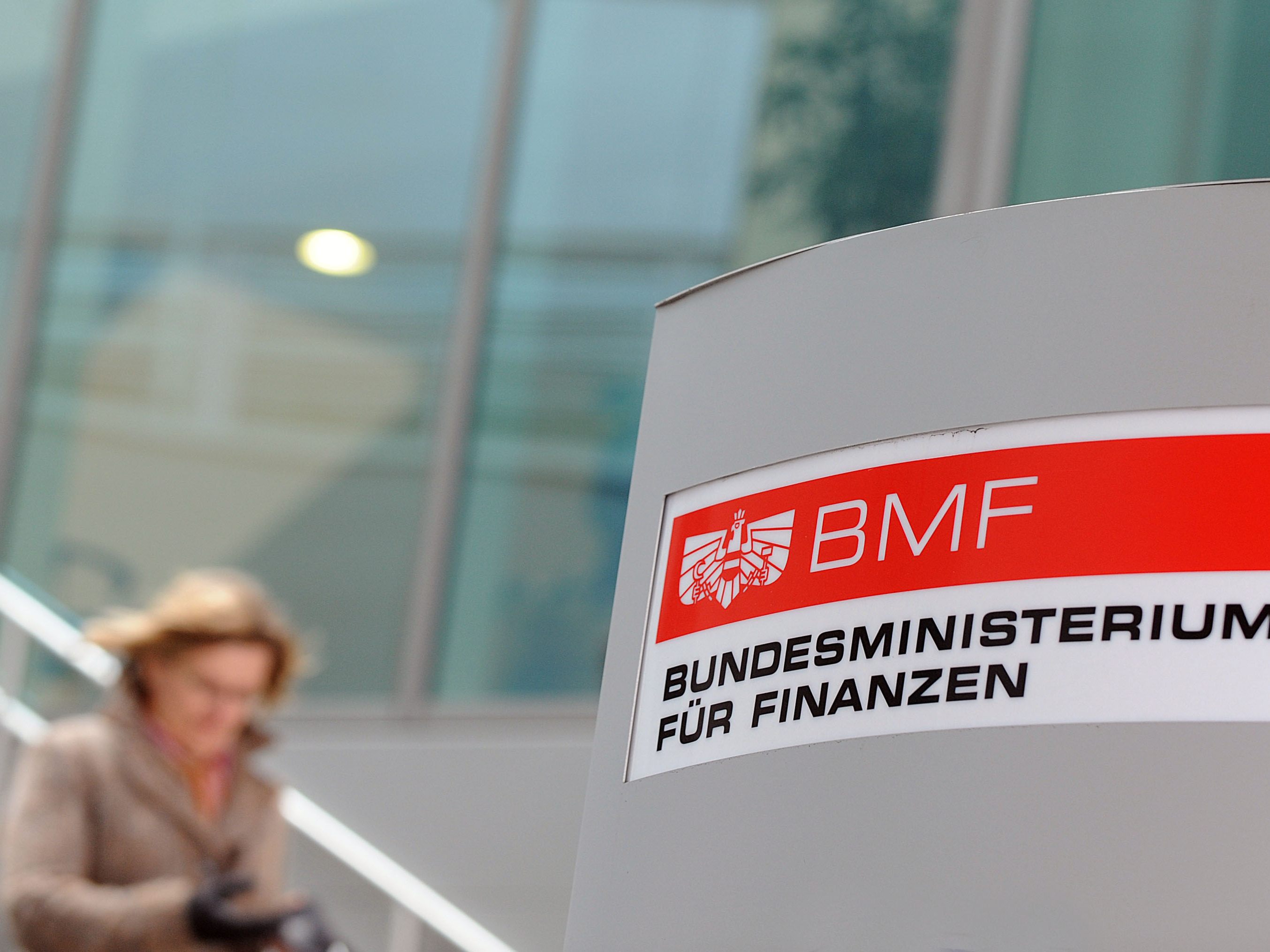 Finanz sucht mit künstlicher Intelligenz nach Steuerbetrügern. Finanz sucht mit künstlicher Intelligenz nach Steuerbetrügern.