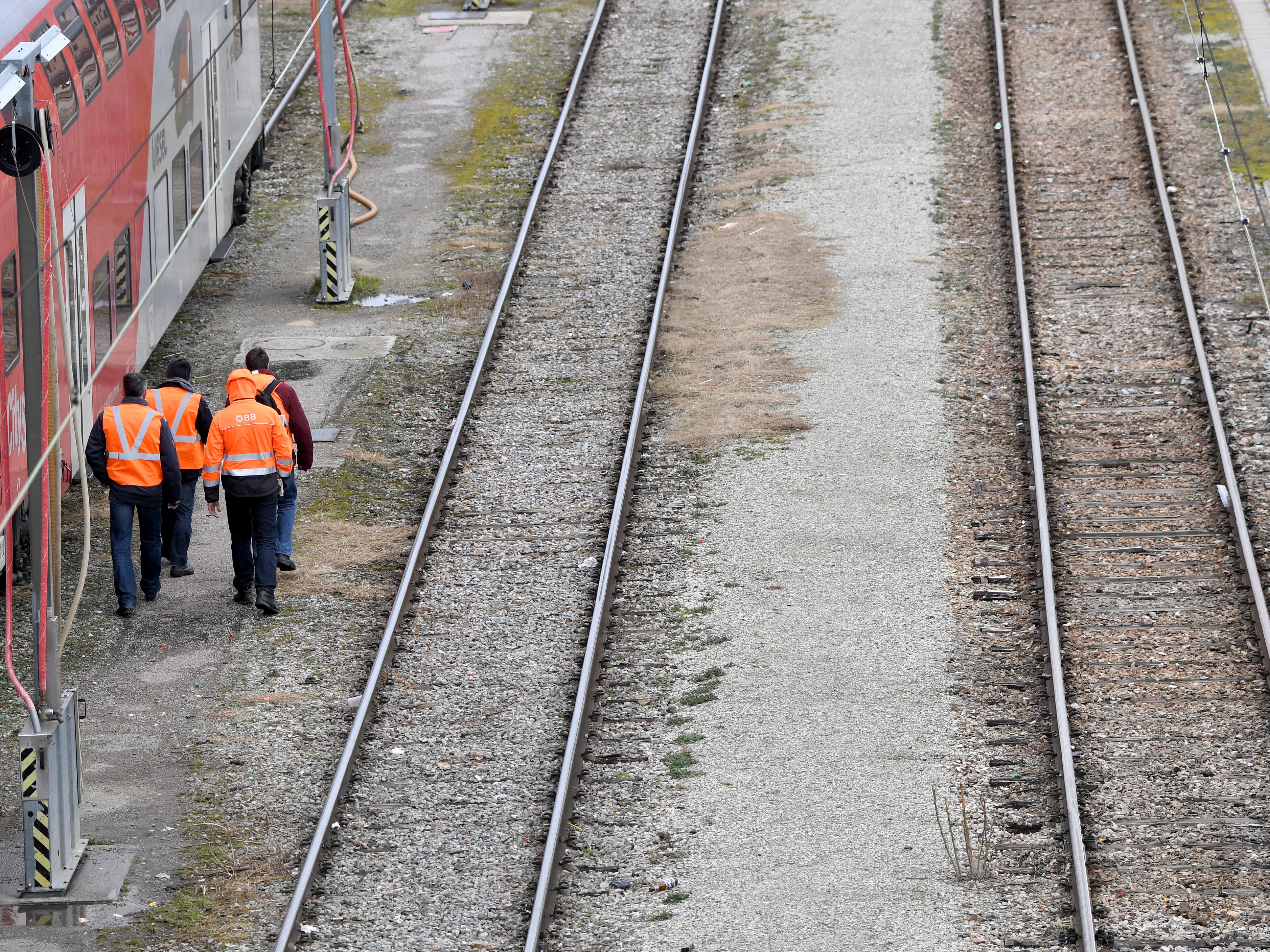 Herbstlohnrunde: Eisenbahner fordern 500 Euro brutto mehr im Monat Herbstlohnrunde: Eisenbahner fordern 500 Euro brutto mehr im Monat