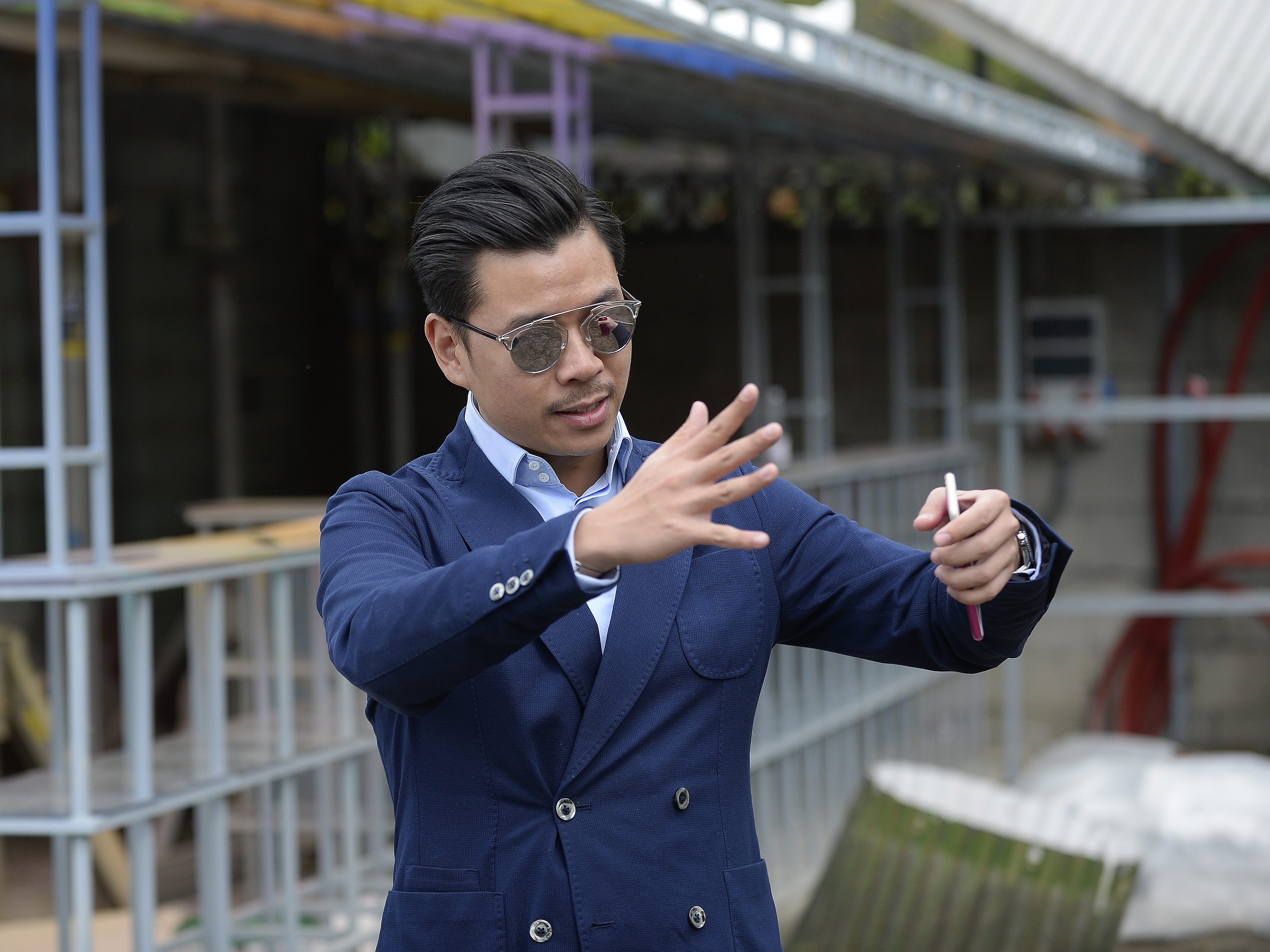 Der Wiener Promi-Wirt Martin Ho trat von seiner Tätigkeit als Geschäftsführer bei der Dots-Gruppe zurück. Der Wiener Promi-Wirt Martin Ho trat von seiner Tätigkeit als Geschäftsführer bei der Dots-Gruppe zurück.
