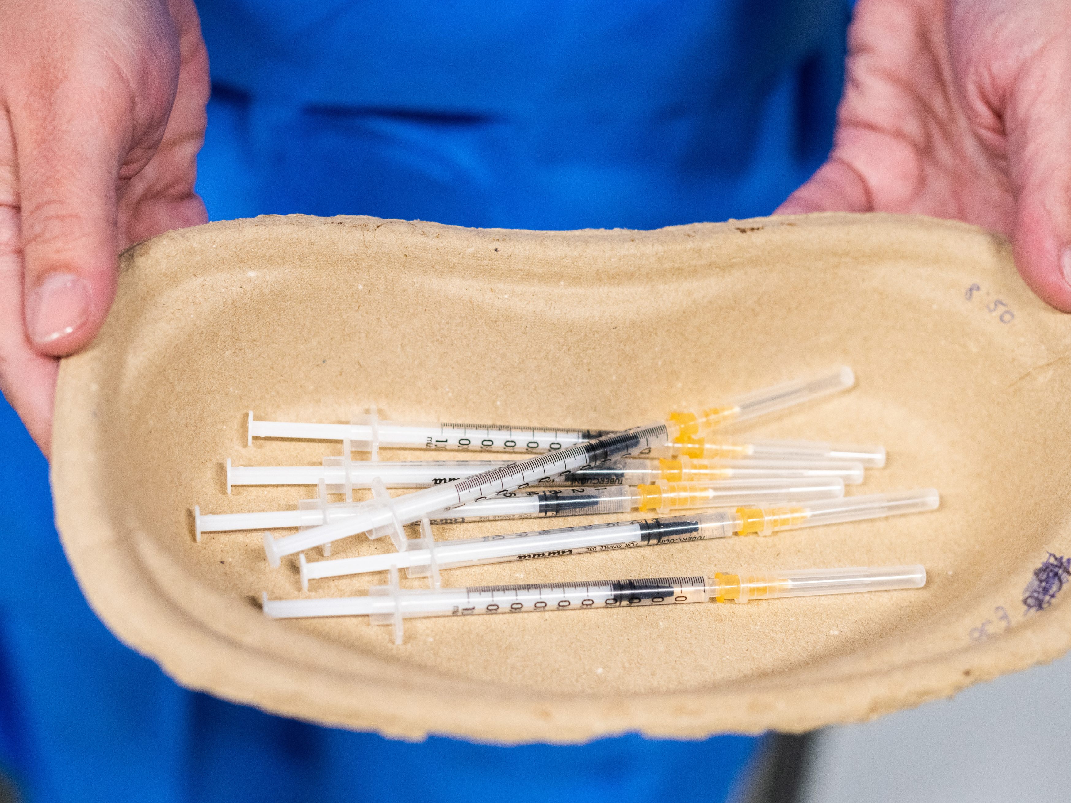 Eine Studie hat gezeigt, dass Lockdowns nach der Ankunft des Impfstoffes verstärkt werden sollten. Eine Studie hat gezeigt, dass Lockdowns nach der Ankunft des Impfstoffes verstärkt werden sollten.
