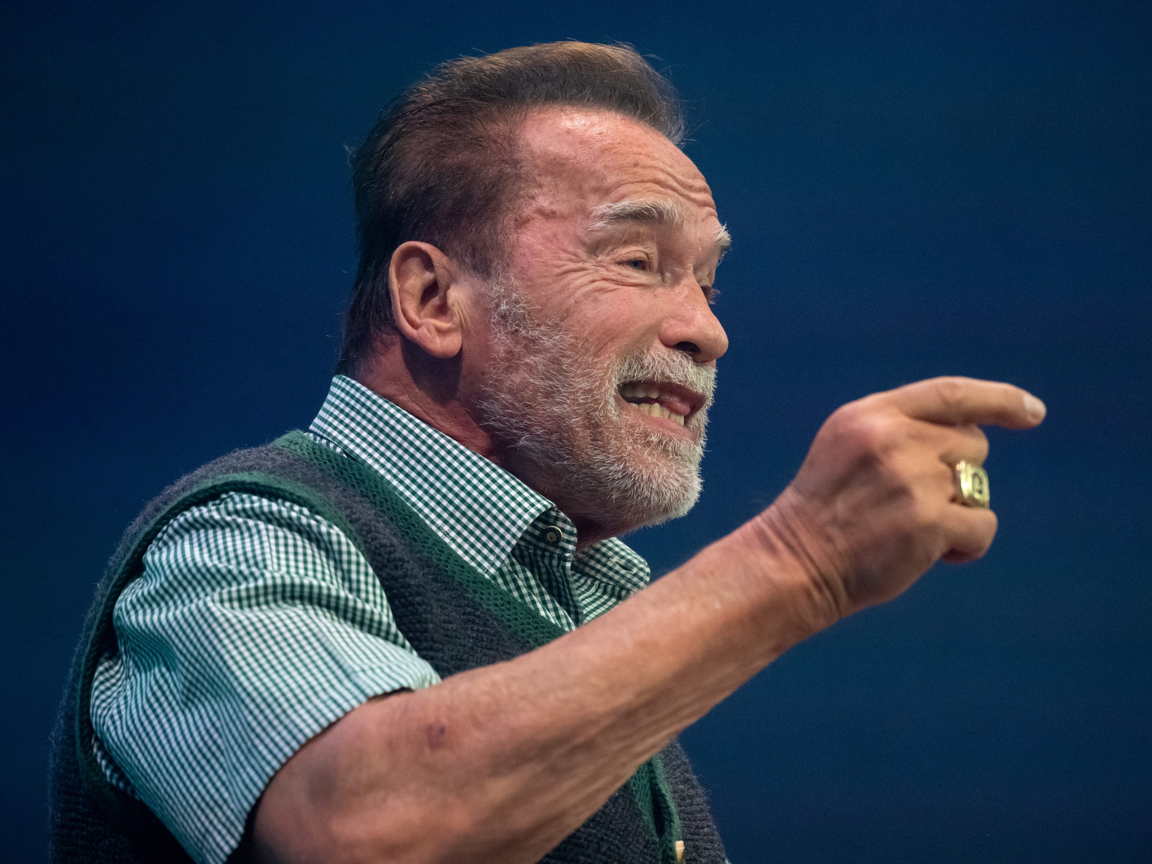 Bayern ehrte Schwarzenegger für sein Engagement gegen Propaganda zum Ukraine-Krieg.