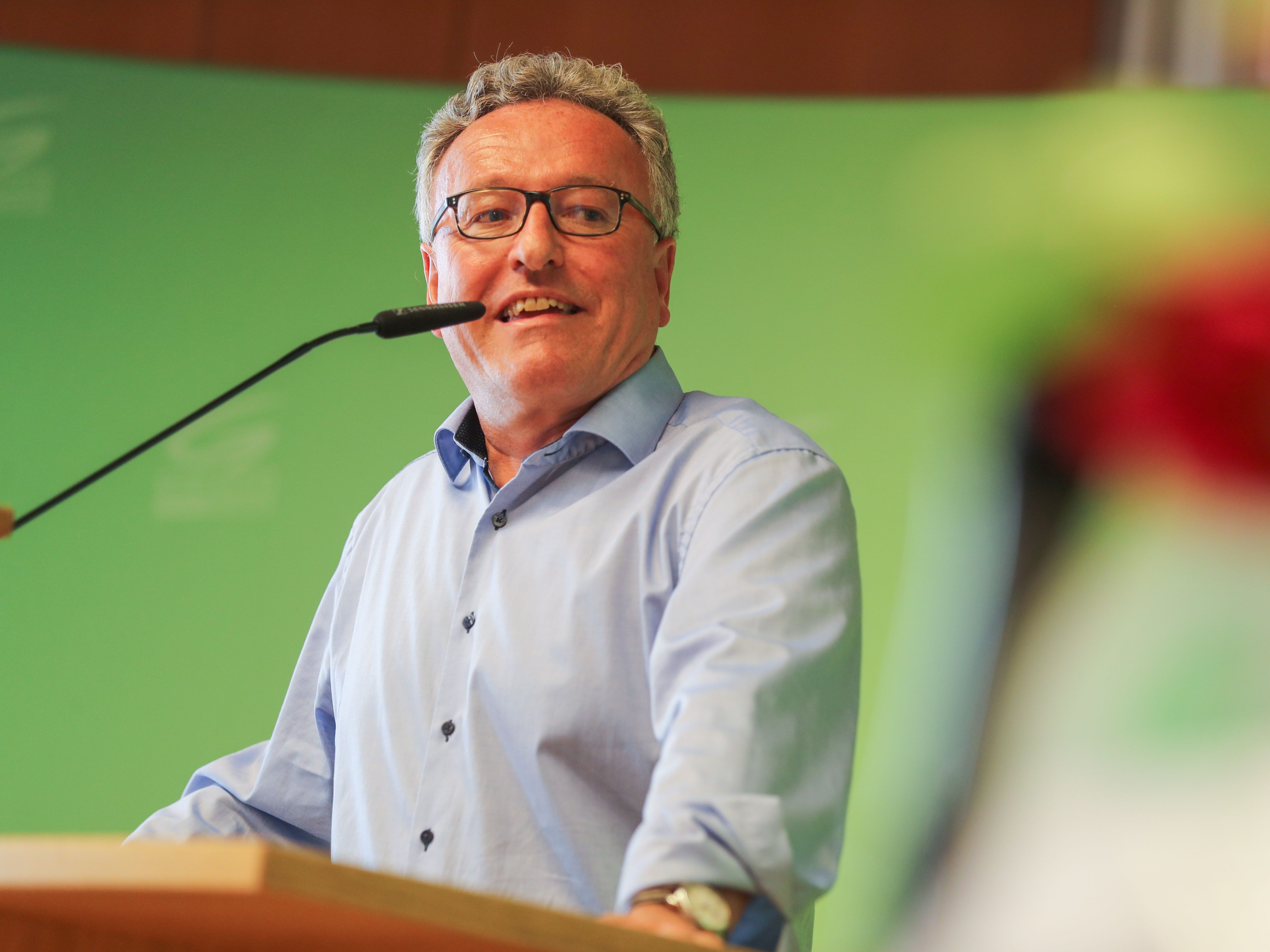 "Für die Länder ist es wichtig, endlich einen verbindlichen Rahmen für die Zielvorgaben zu bekommen", so Salzburgs Landeshauptmannstellvertreter Heinrich Schellhorn (Grüne) zum Klimaschutzgesetz.