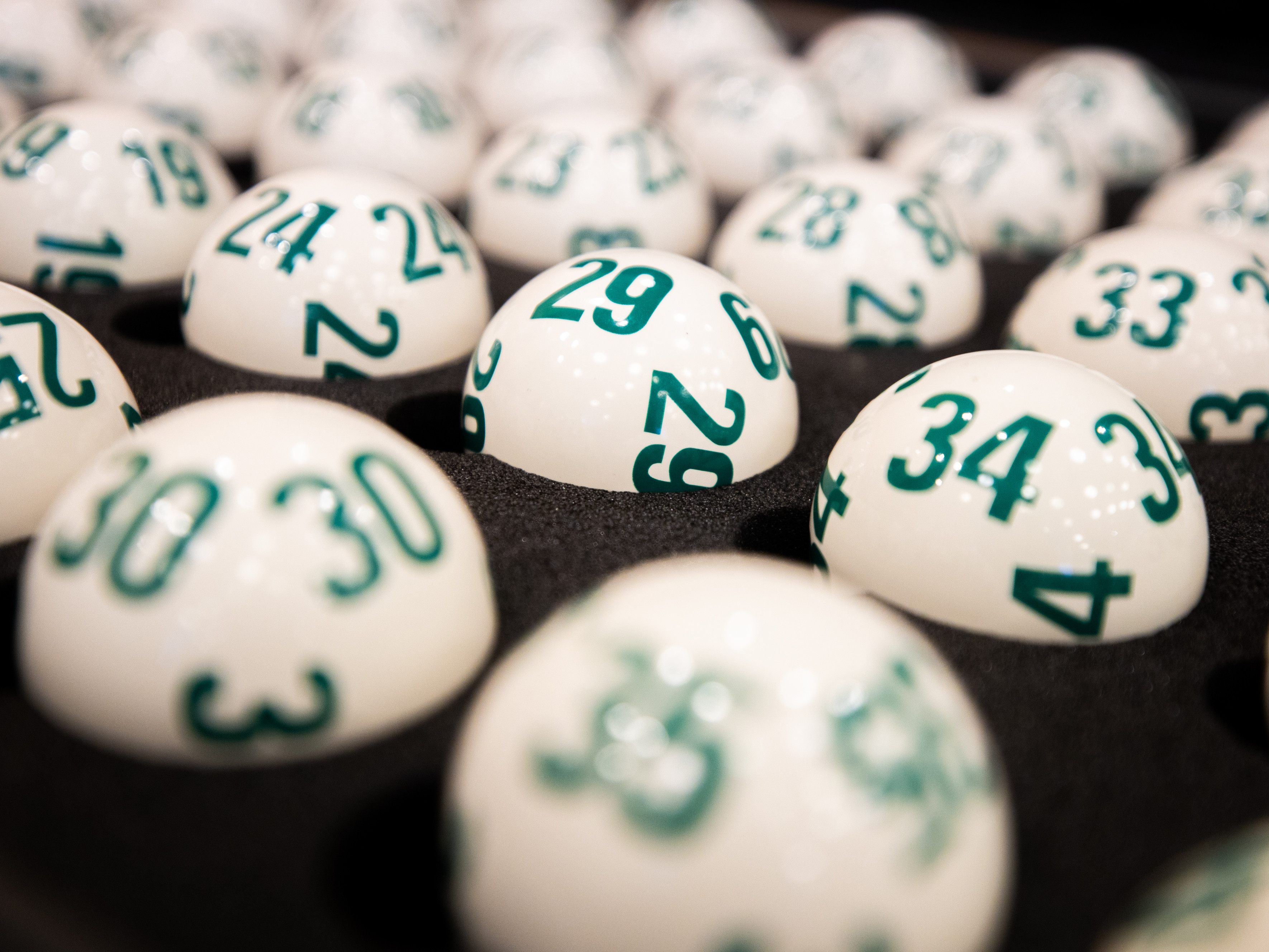 Bei der nächsten Lotto-Ziehung warten 4,2 Millionen Euro auf einen Gewinner.