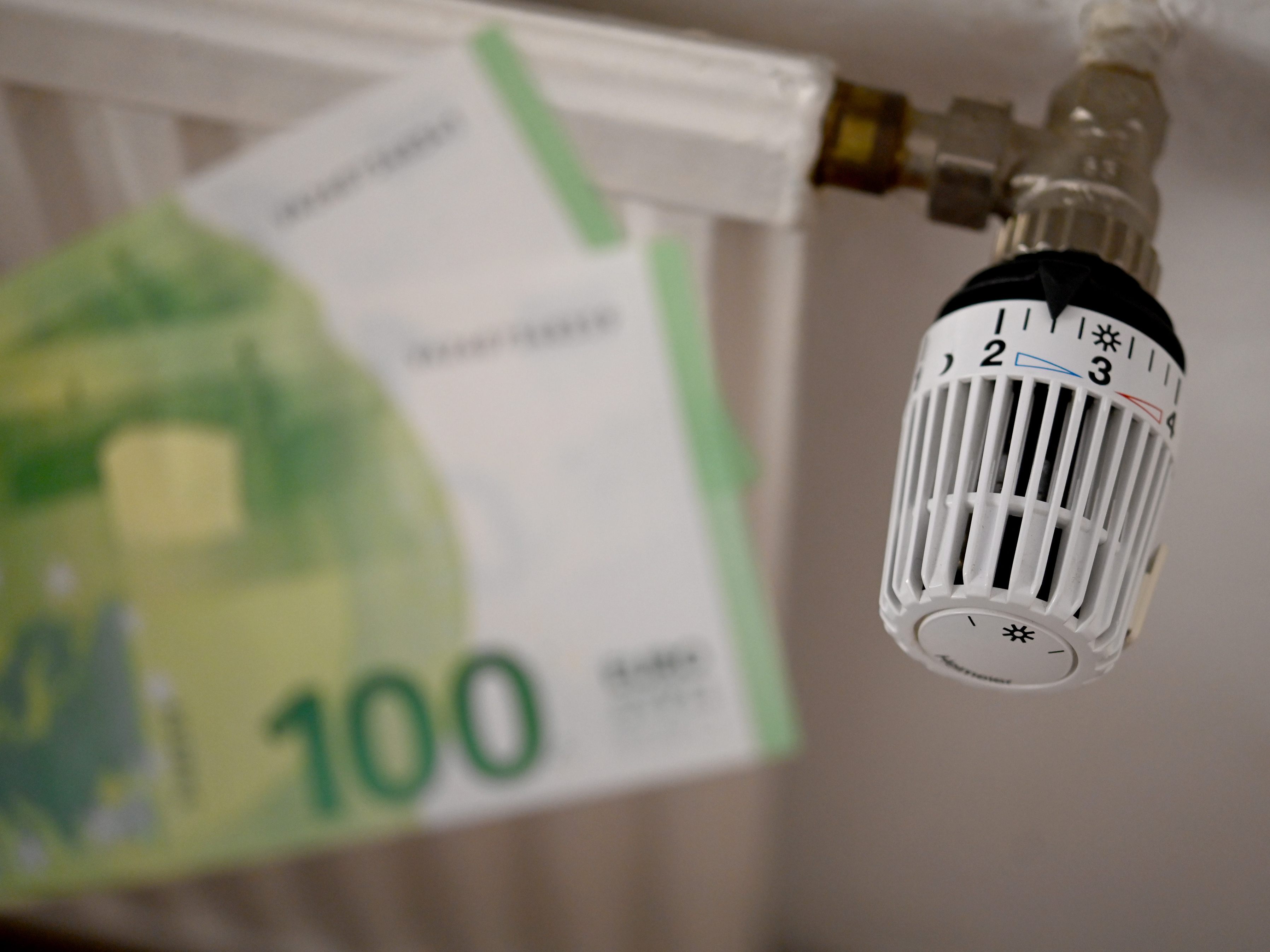 Mit diesen Tipps kann man Kosten beim Heizen einsparen.
