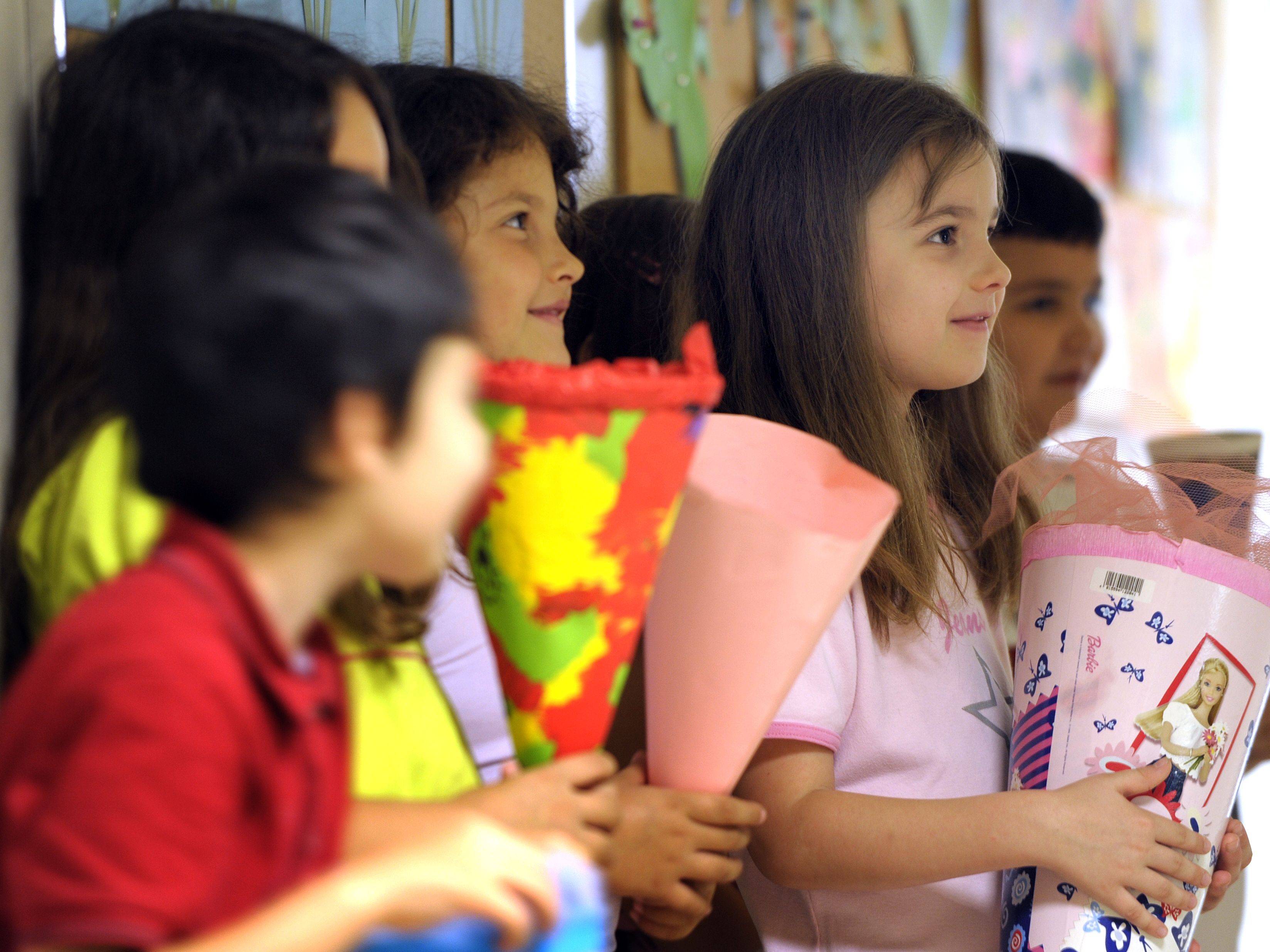 Im Osten beginnt das neue Schuljahr ohne Maskenpflicht. Im Osten beginnt das neue Schuljahr ohne Maskenpflicht.