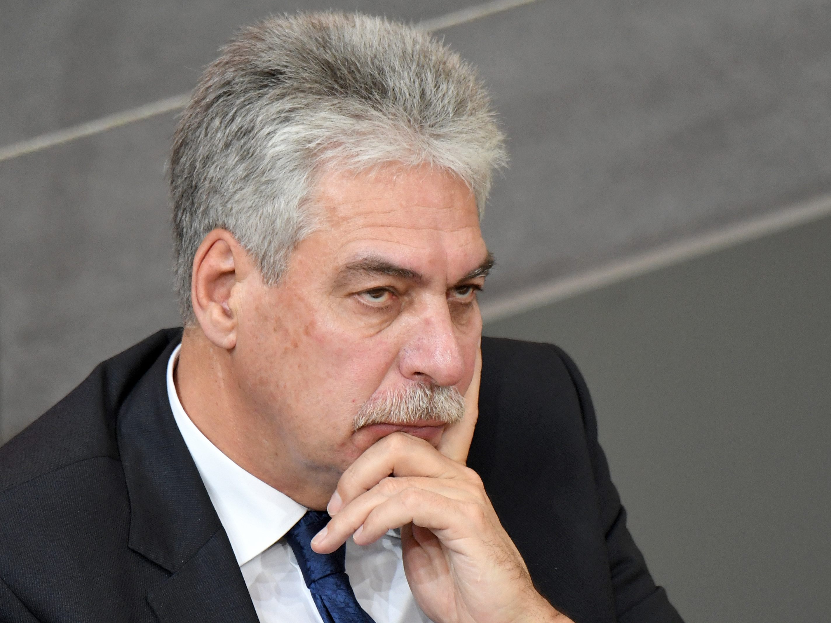 Die Budgetplanung verlief offenbar hinter Schellings Rücken. Die Budgetplanung verlief offenbar hinter Schellings Rücken.