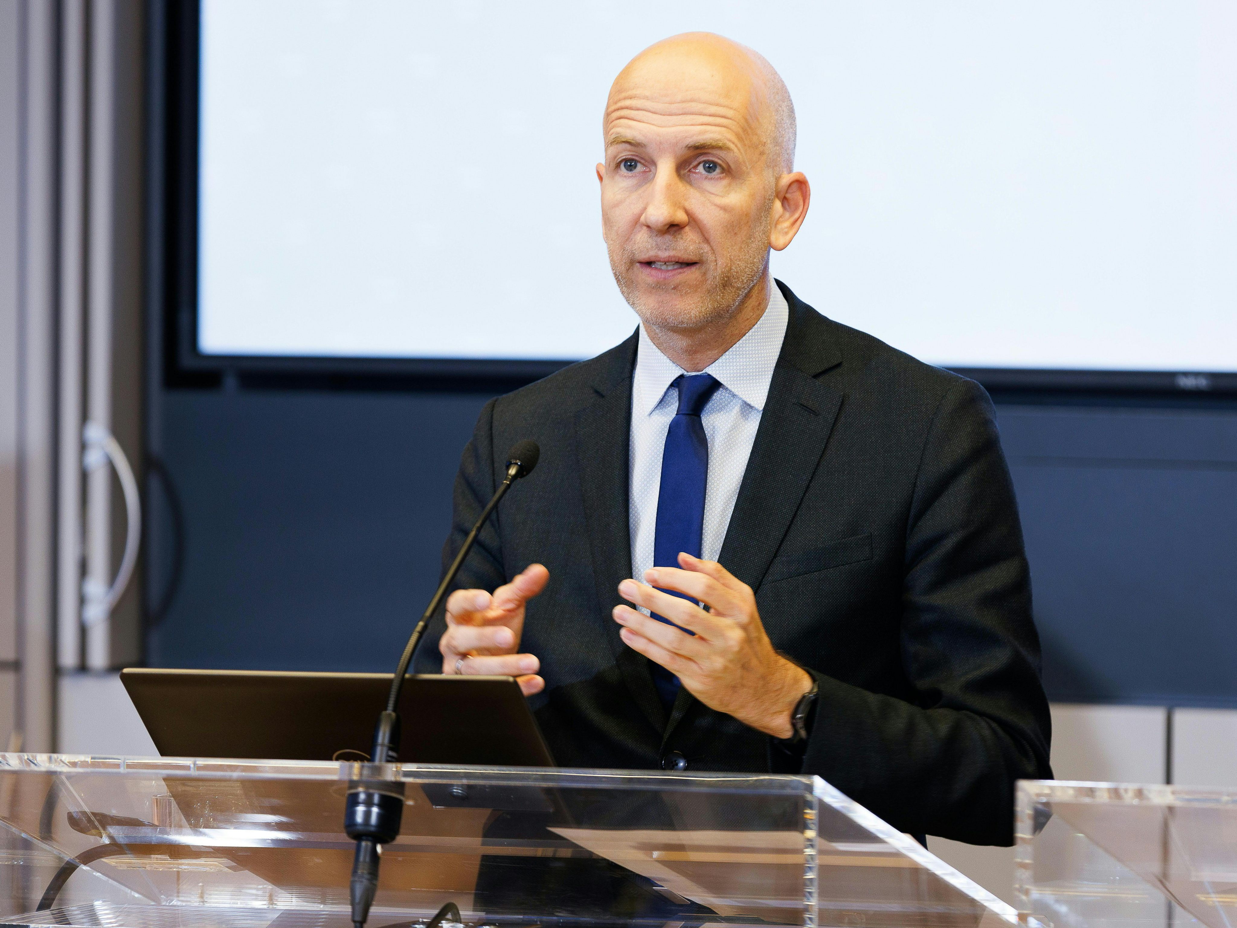 Martin Kocher wird bei der ersten Sitzung der Sprit-Preiskommission dabei sein. Martin Kocher wird bei der ersten Sitzung der Sprit-Preiskommission dabei sein.