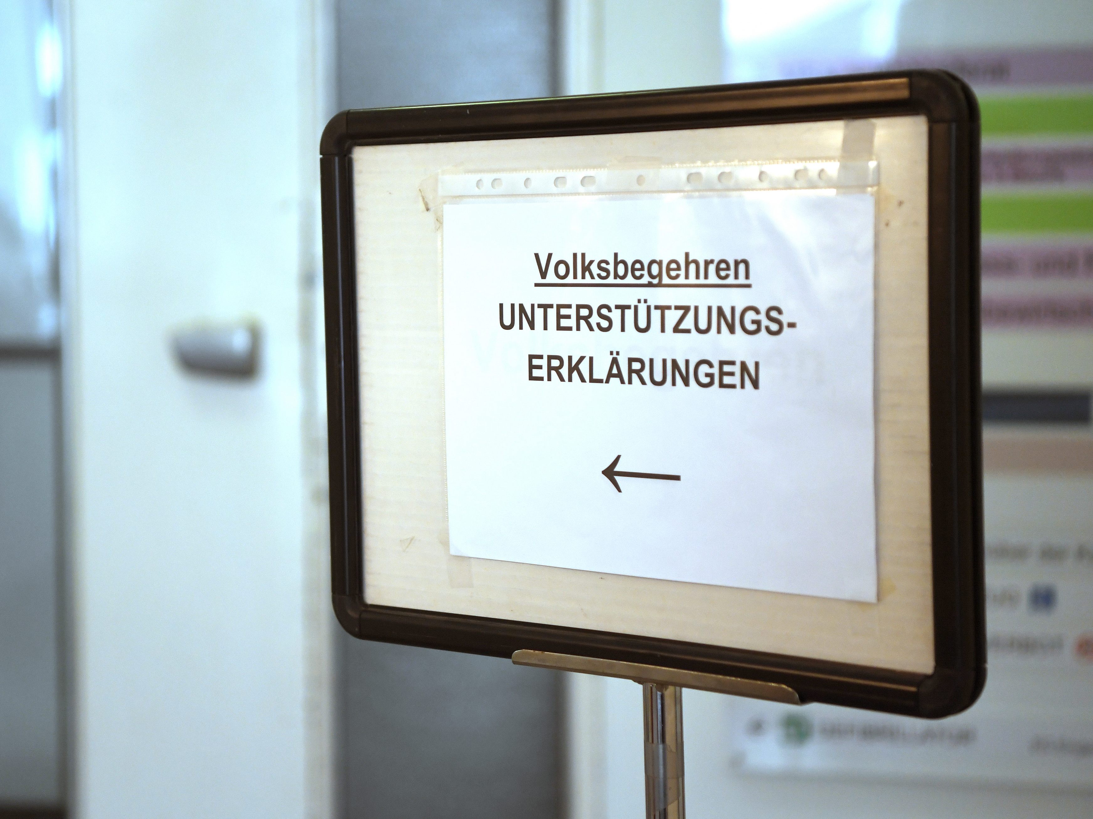 Am Montag endet die Eintragungswoche für sieben Volksbegehren. Am Montag endet die Eintragungswoche für sieben Volksbegehren.