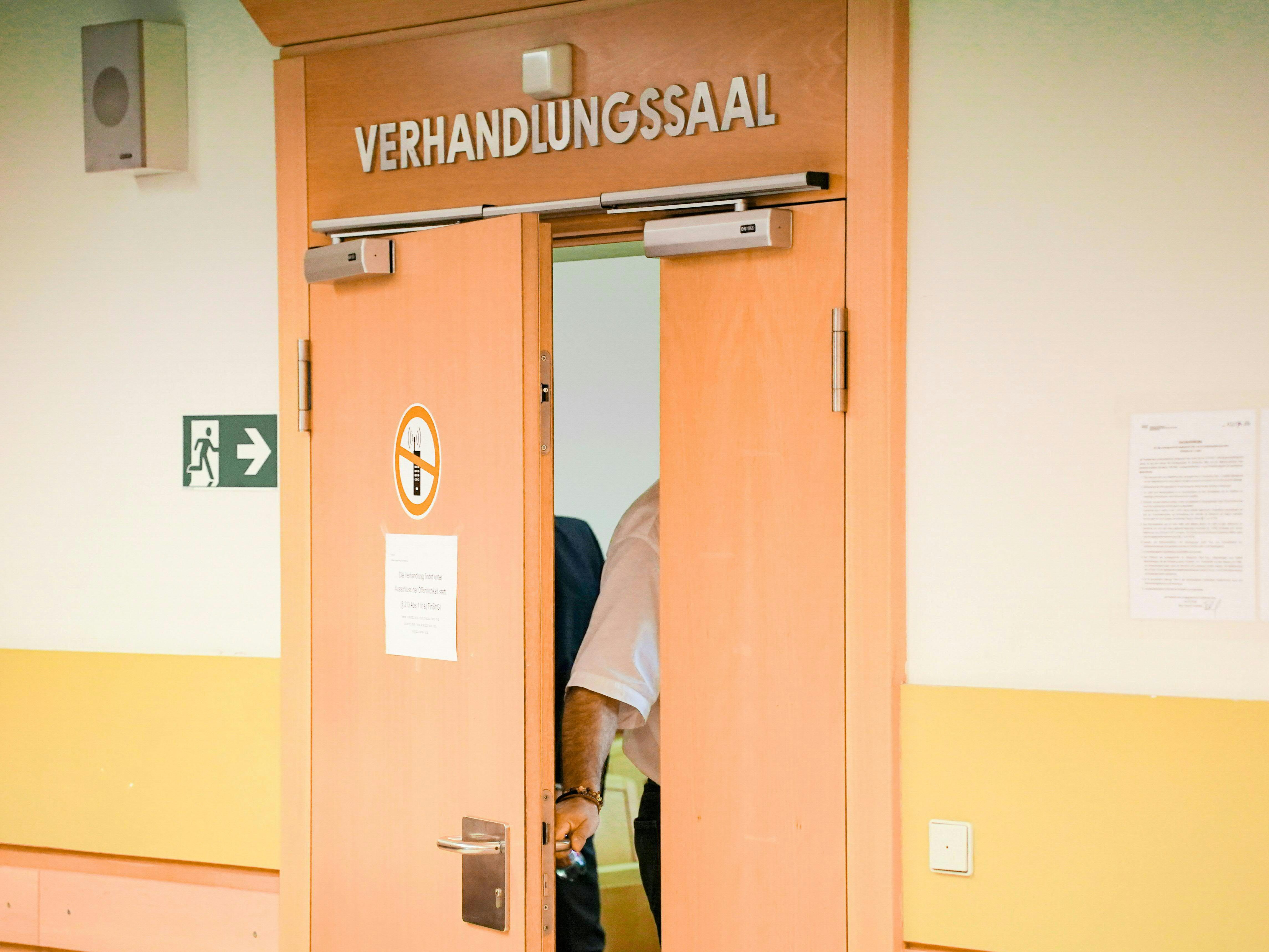 Ein Kredithai in Wien, der bis zu 1.000 Euro Zinsen pro Tag verlangt haben soll, ist verurteilt worden.