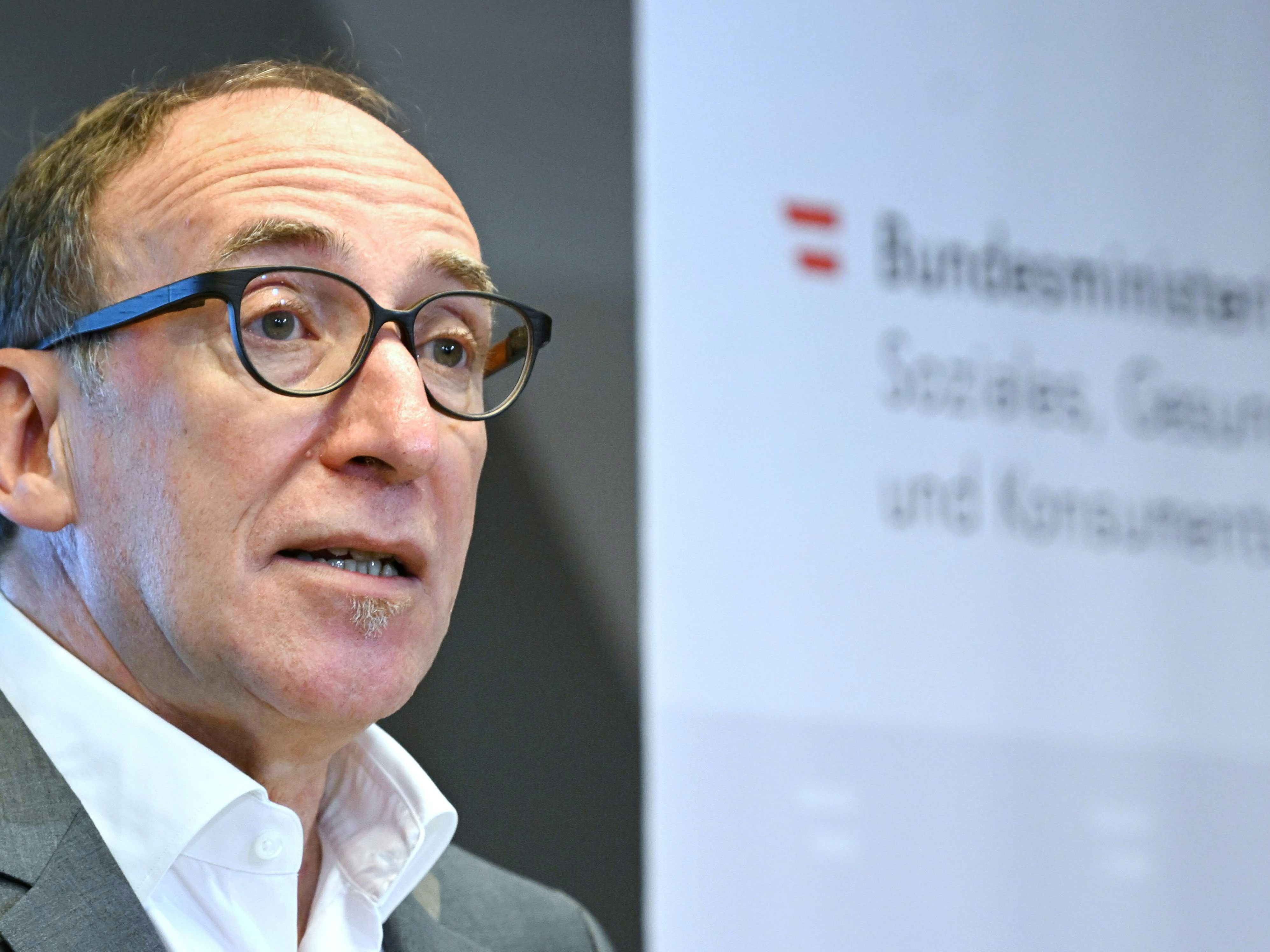Laut Sozialminister Johannes Rauch wird mit dem monatlichen Zuschuss die Pflegeausbildung attraktiv gestaltet.