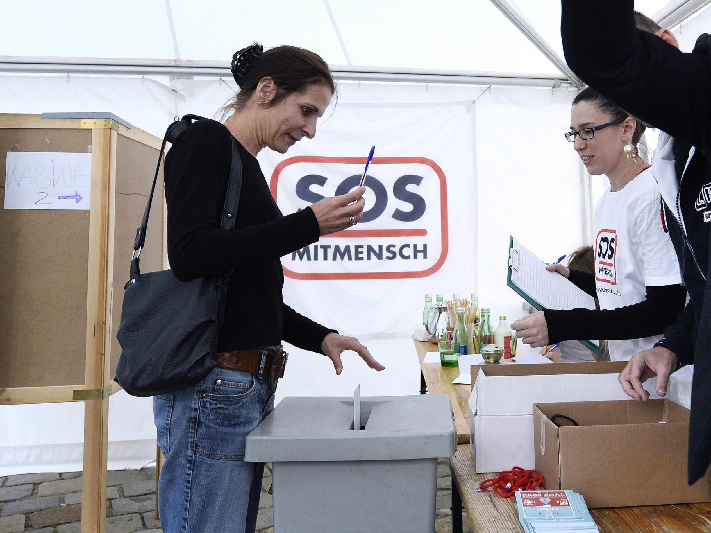 Zur Bundespräsidentschaftswahl 2022 veranstaltet SOS Mitmensch wieder eine Pass-Egal-Wahl in ganz Österreich.