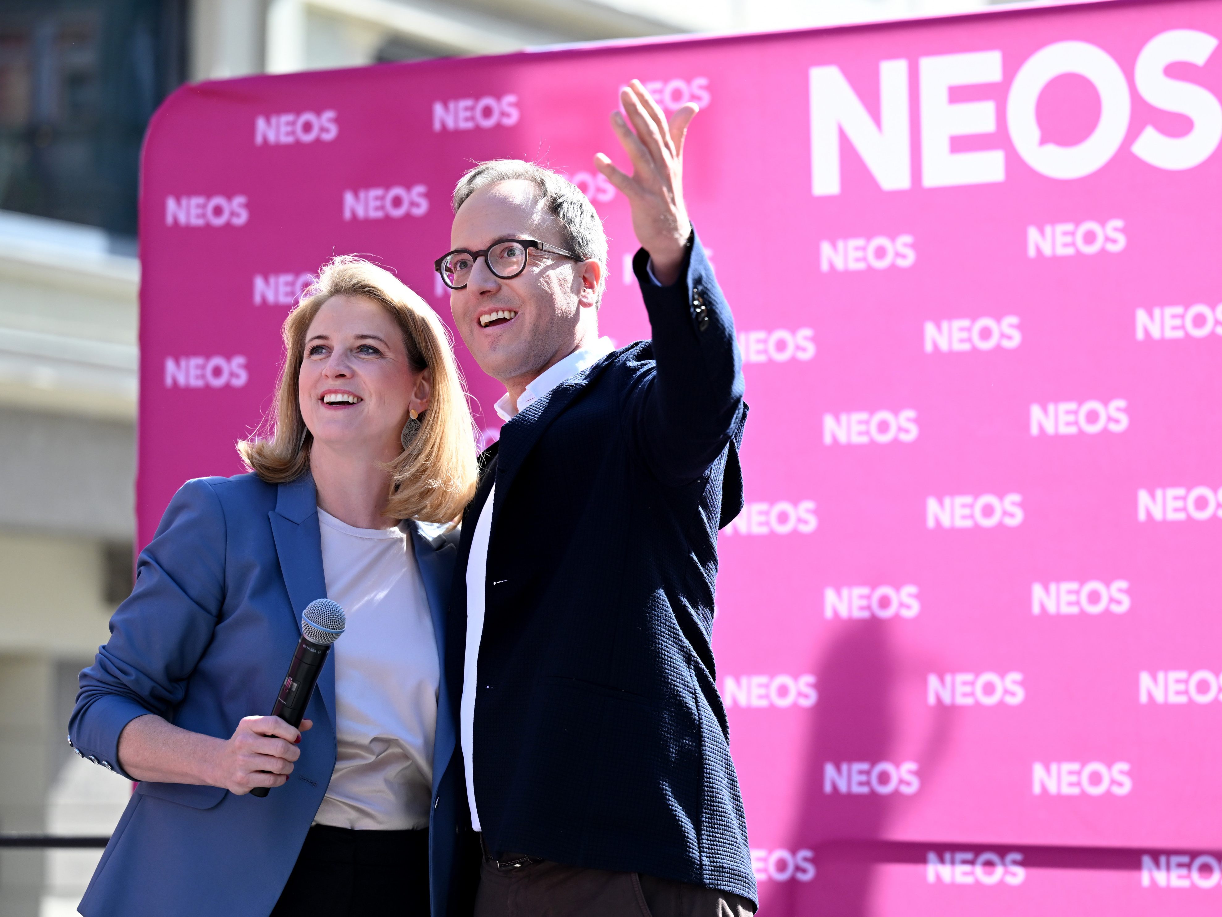 Tirol-Wahl 2022: NEOS wittern zum Abschluss "historische Möglichkeit". Tirol-Wahl 2022: NEOS wittern zum Abschluss "historische Möglichkeit".