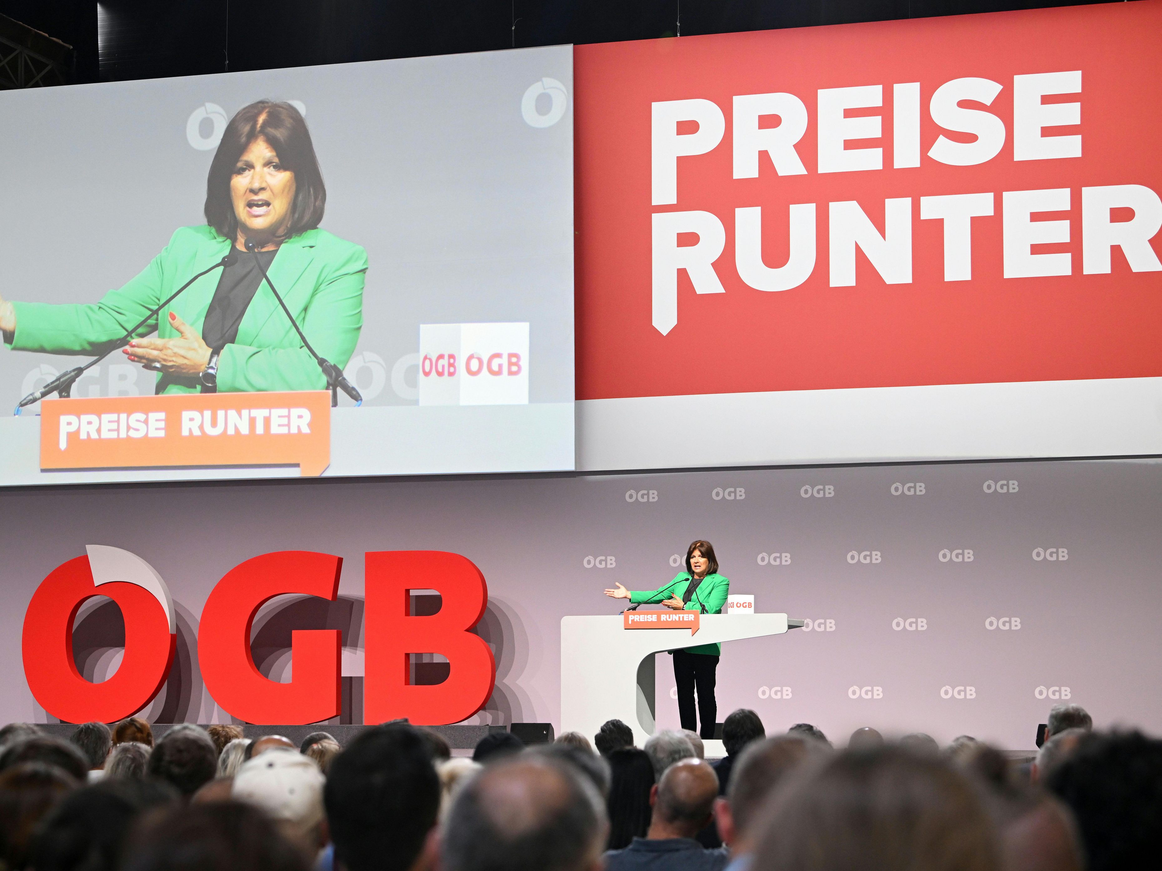 Zehntausende werden laut ÖGB bei den "Preise runter!"-Demos erwartet. Zehntausende werden laut ÖGB bei den "Preise runter!"-Demos erwartet.