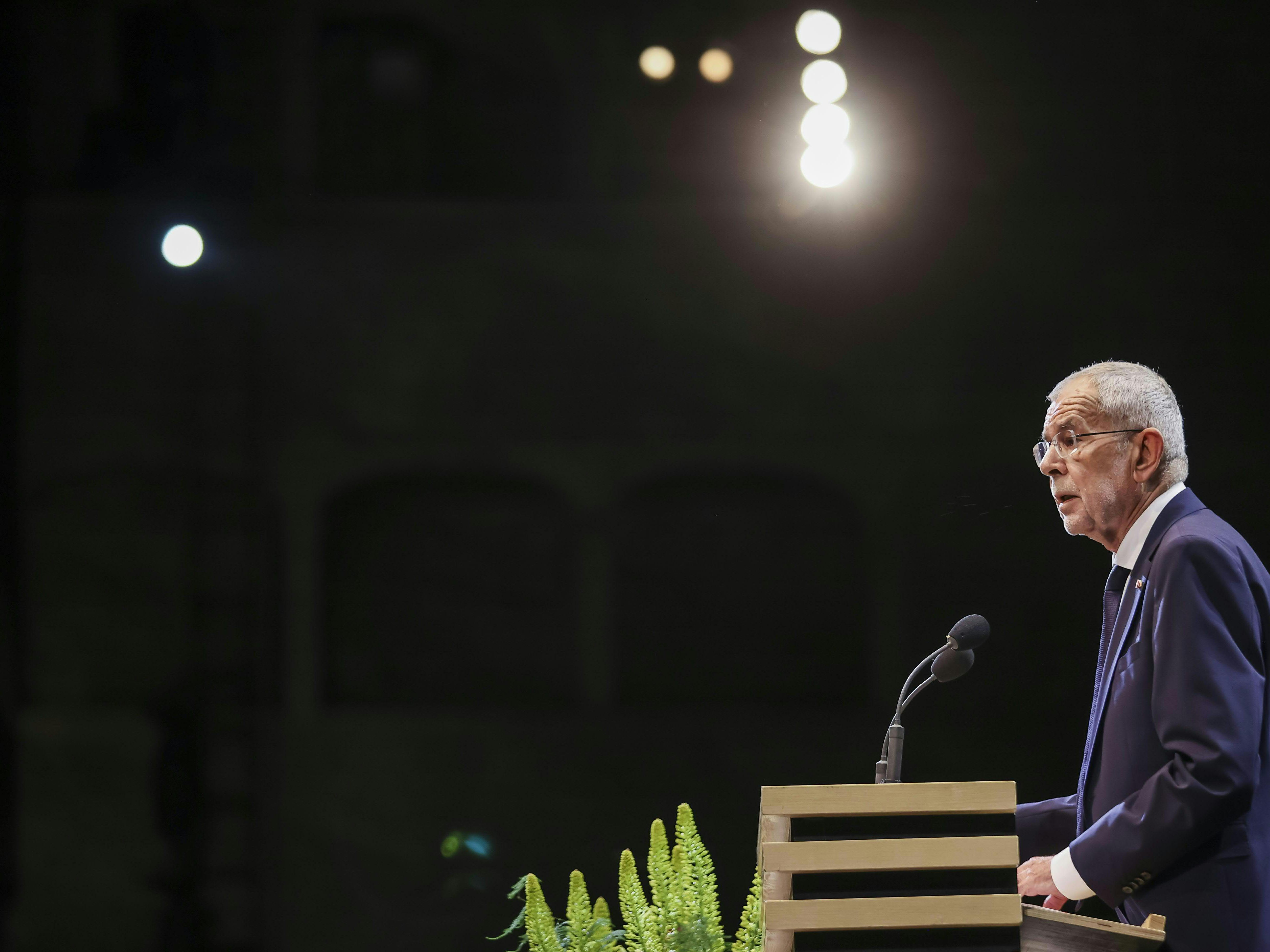 "Queen hat Kontinuität verkörpert", meinte Alexander Van der Bellen. "Queen hat Kontinuität verkörpert", meinte Alexander Van der Bellen.
