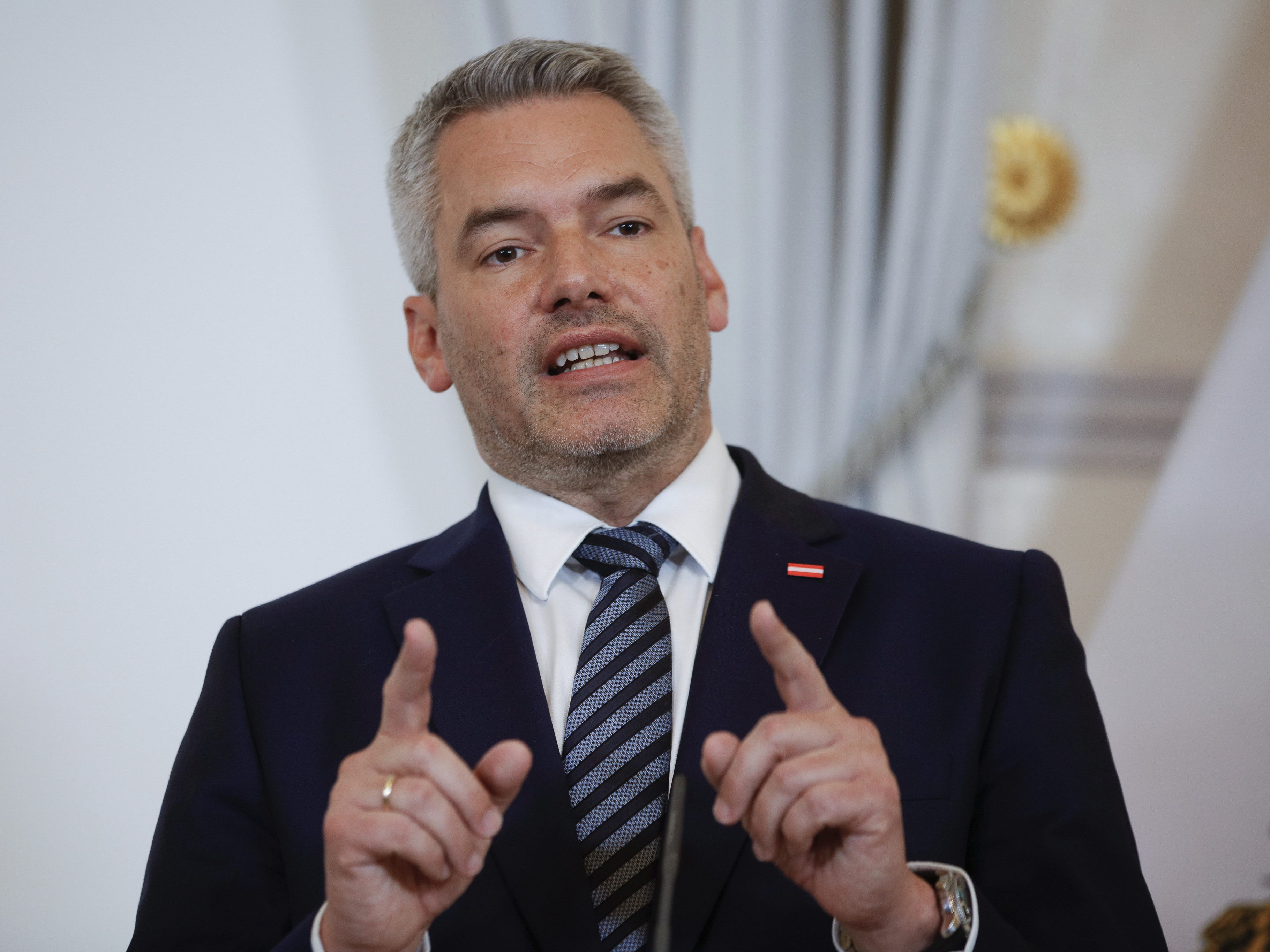 Für Nehammer sind die Sanktionen gegen Russland "die friedlichste Form, um gegen Krieg und Leid zu protestieren". Für Nehammer sind die Sanktionen gegen Russland "die friedlichste Form, um gegen Krieg und Leid zu protestieren".