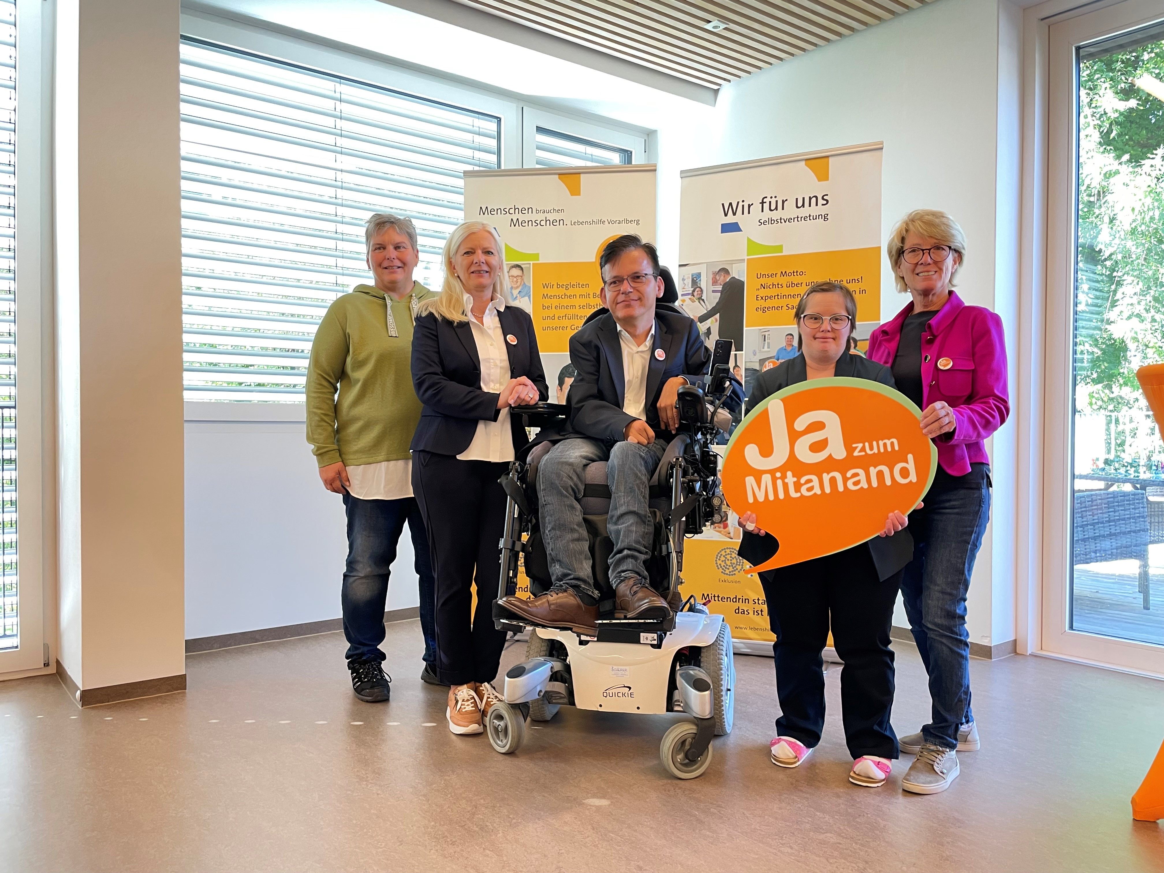 Elke Drexel, Michaela Wagner-Braito, Klaus Brunner, Sandra Mayer, Adriane Feurstein. Elke Drexel, Michaela Wagner-Braito, Klaus Brunner, Sandra Mayer, Adriane Feurstein.