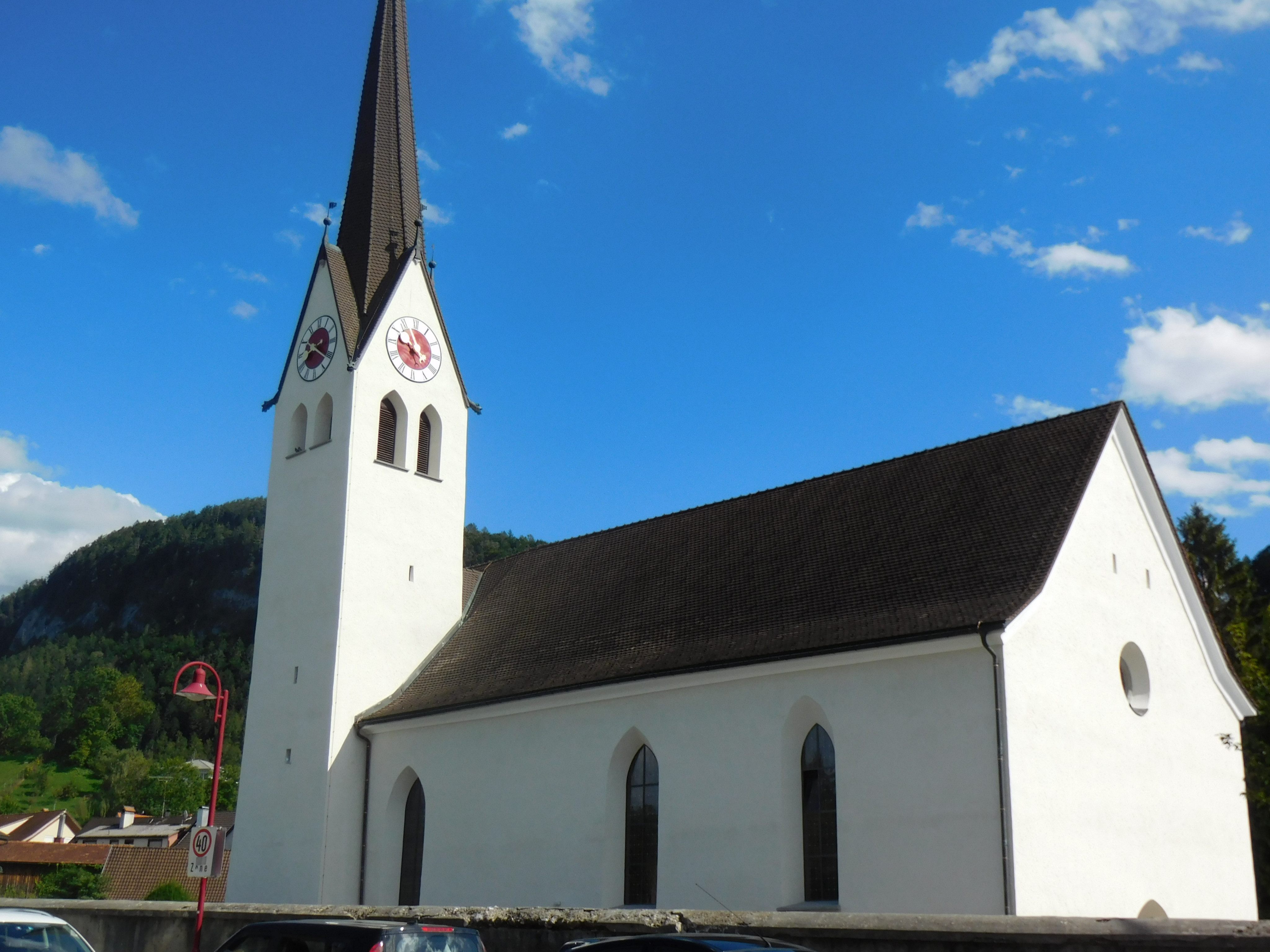 Die Alte Kirche in Götzis erstrahlt Innen und Außen wieder in frischem Glanz