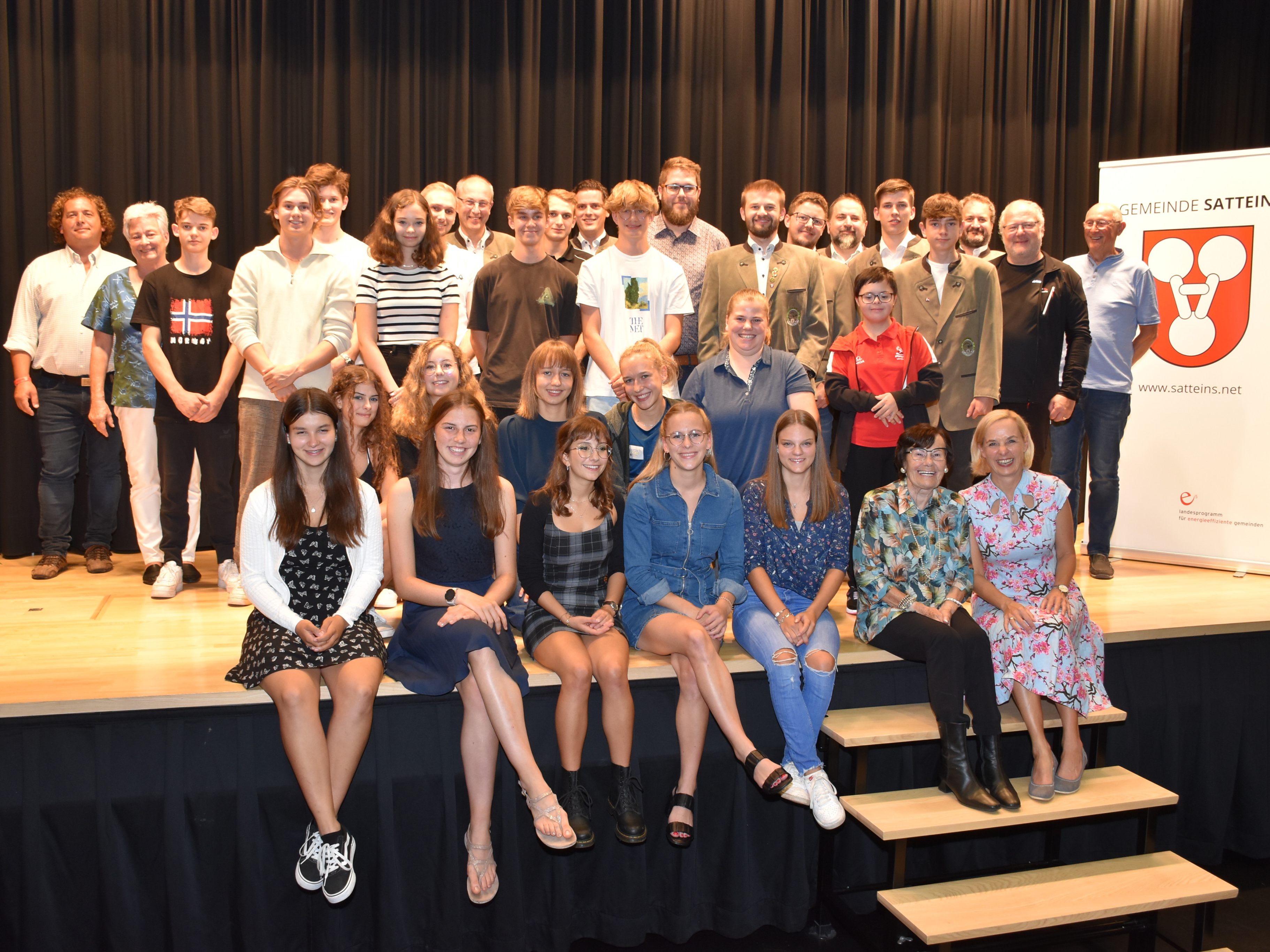 Satteins feierte über 40 Sportlerinnen und Sportler mit einem Ehrenabend. Satteins feierte über 40 Sportlerinnen und Sportler mit einem Ehrenabend.