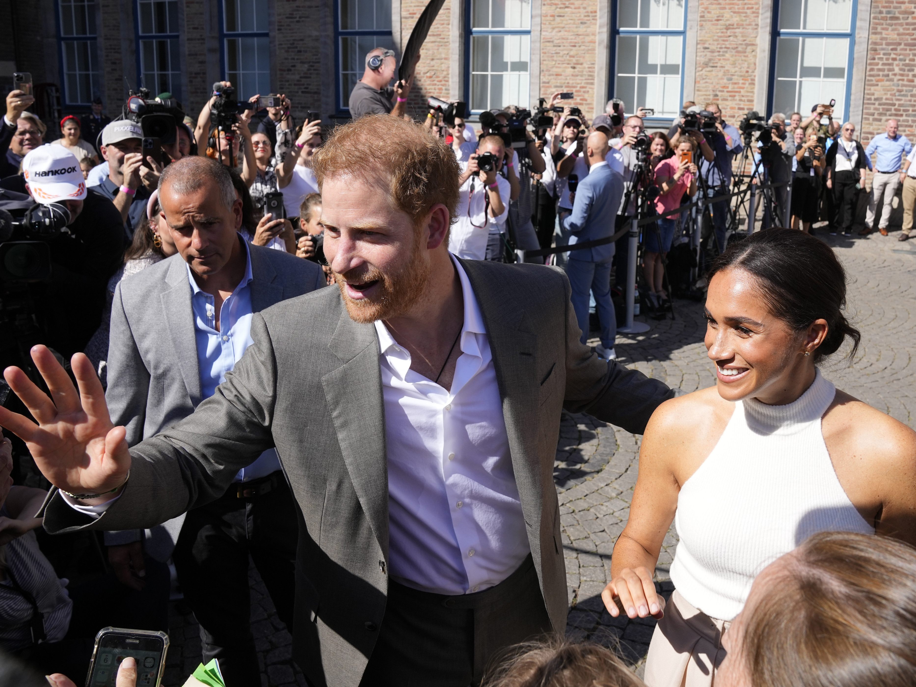 Prinz Harry und Herzogin Meghan sind zu Gast in Düsseldorf. Prinz Harry und Herzogin Meghan sind zu Gast in Düsseldorf.