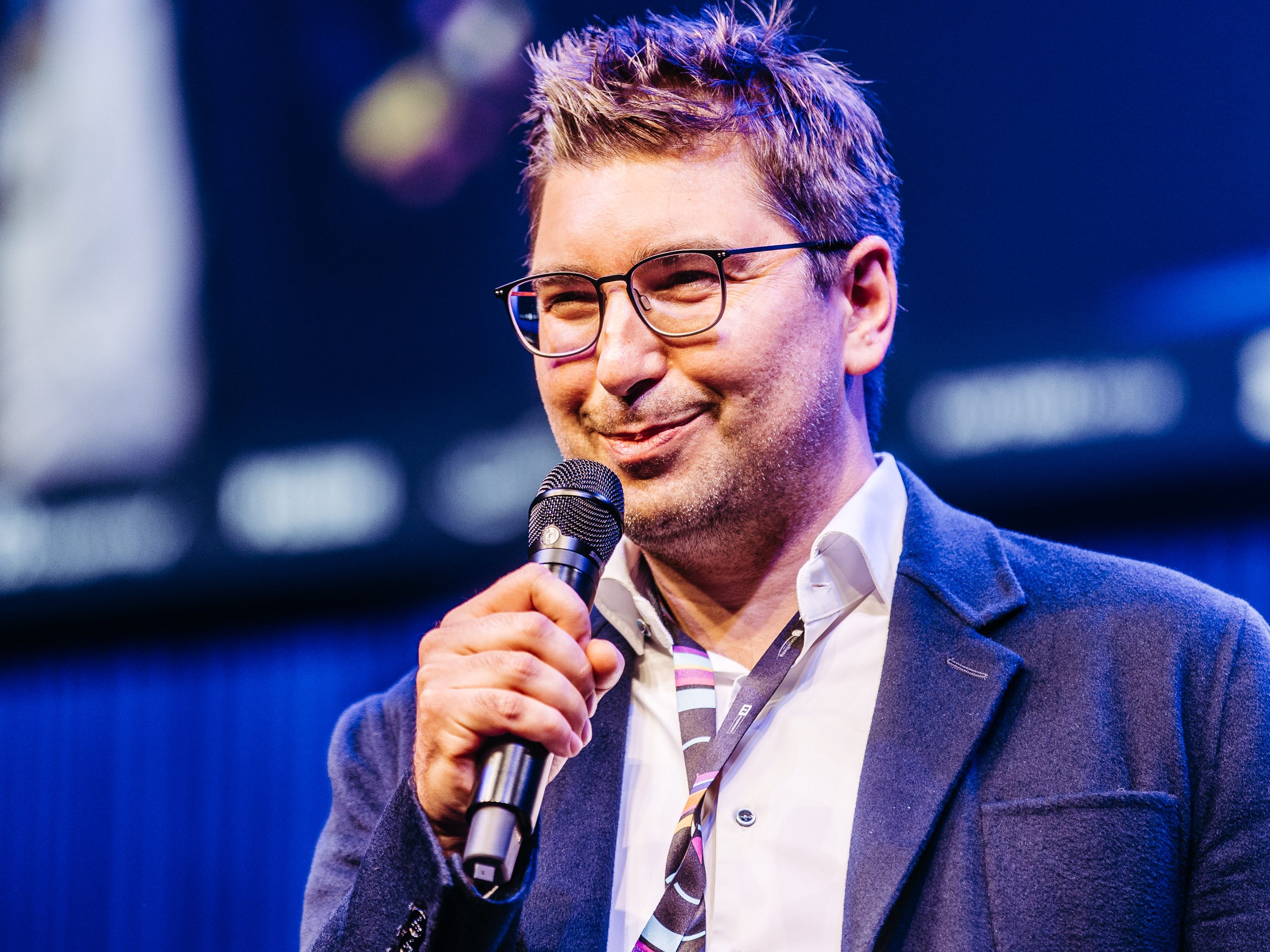 Markus Giesswein auf der Bühne der Interactive West 2022.