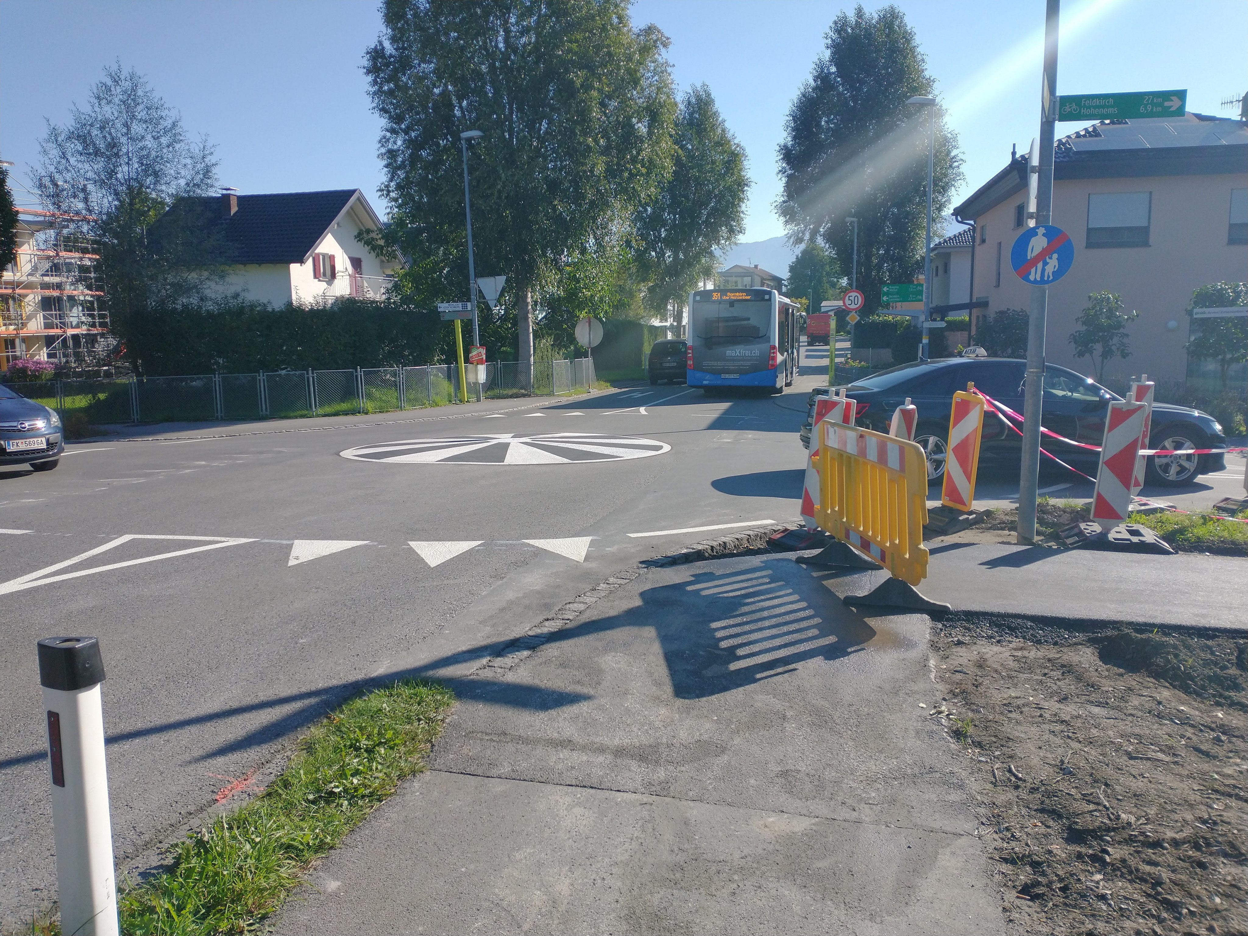 Platzsparend und hoffentlich doch ein Sicherheitsgewinn: Der neue Minikreisel Platzsparend und hoffentlich doch ein Sicherheitsgewinn: Der neue Minikreisel