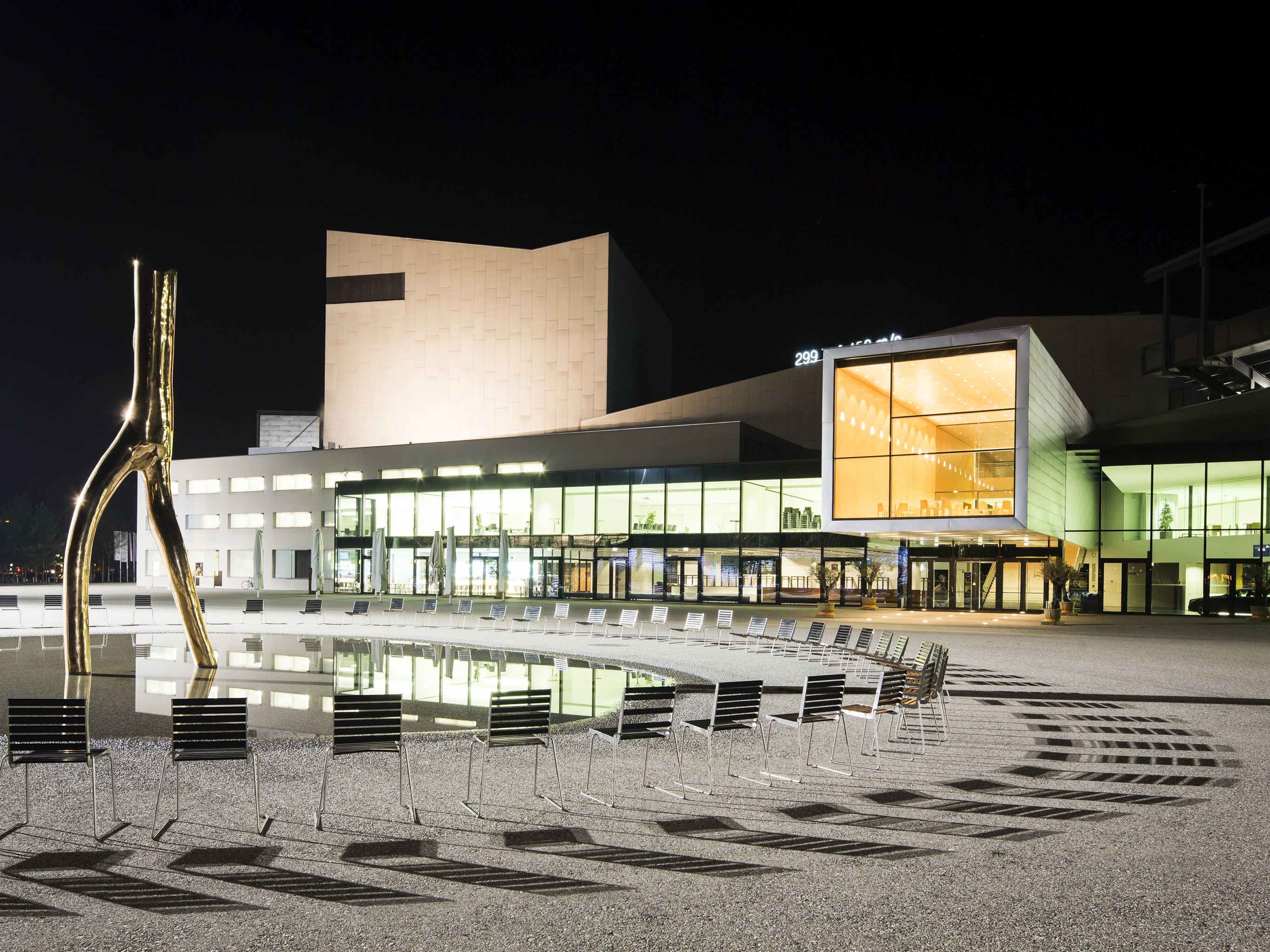 Eines der Partnerhäuser von „Li Bre – Grenzenloses Tagen am Bodensee“: das Festspielhaus Bregenz
