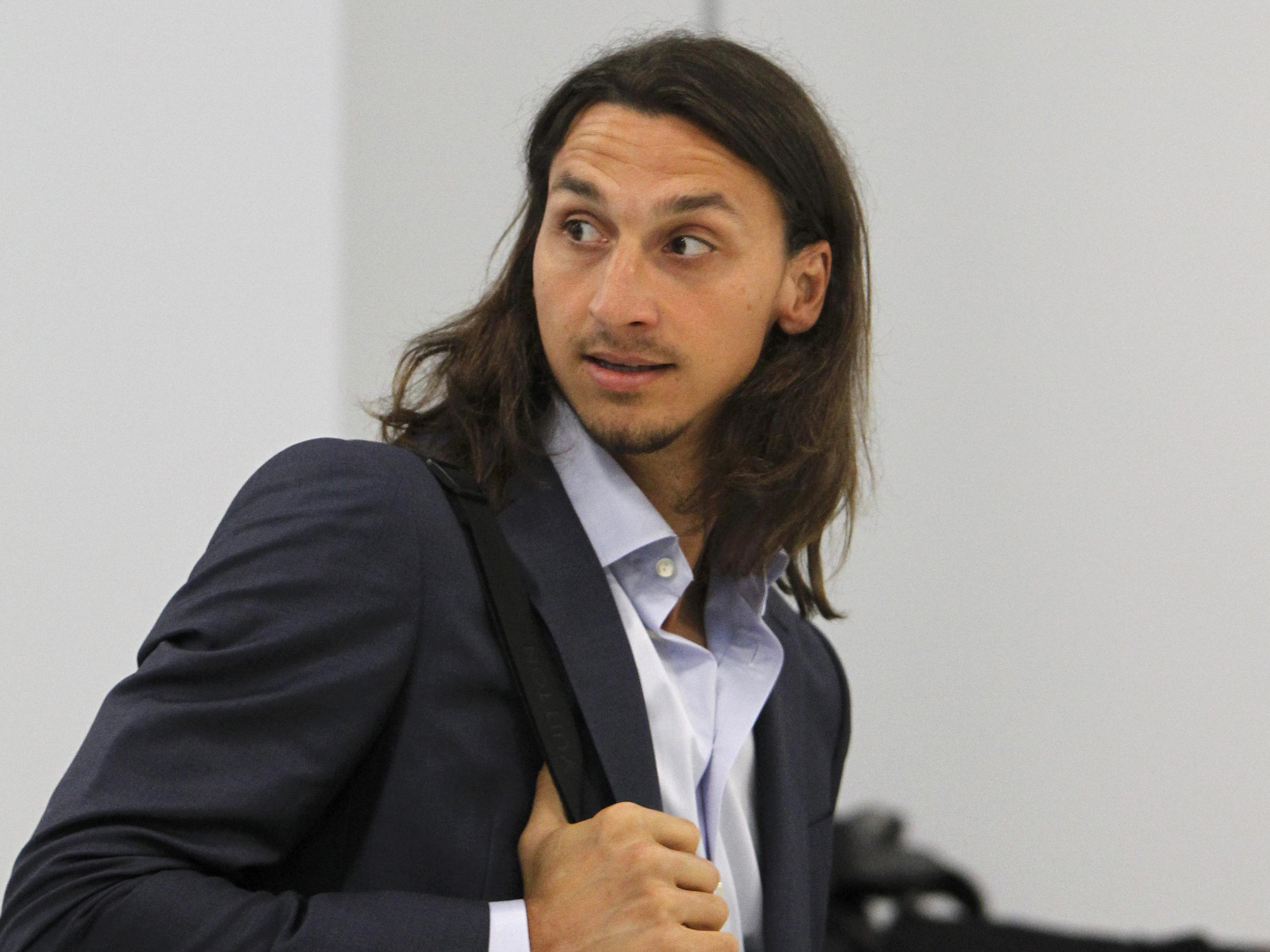 Der schwedische Fußball-Star Zlatan Ibrahimovic versucht sich im Asterix und Obelix-Film als Schauspieler.