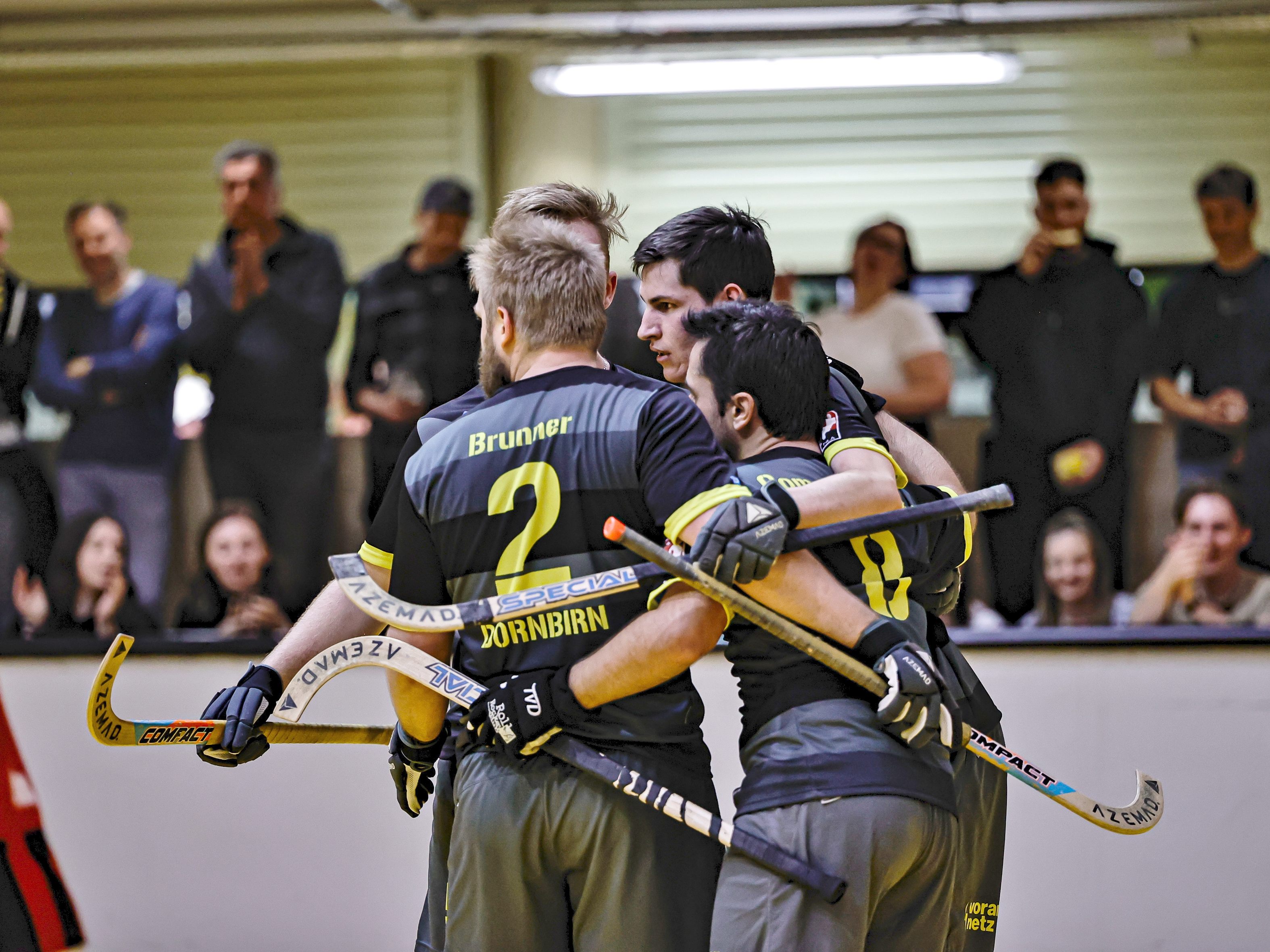 Das Ländle-Derby konnten die Dornbirner Rollhockey-Cracks für sich entscheiden und begeisterten damit das zahlreich erschienene Publikum. Das Ländle-Derby konnten die Dornbirner Rollhockey-Cracks für sich entscheiden und begeisterten damit das zahlreich erschienene Publikum.