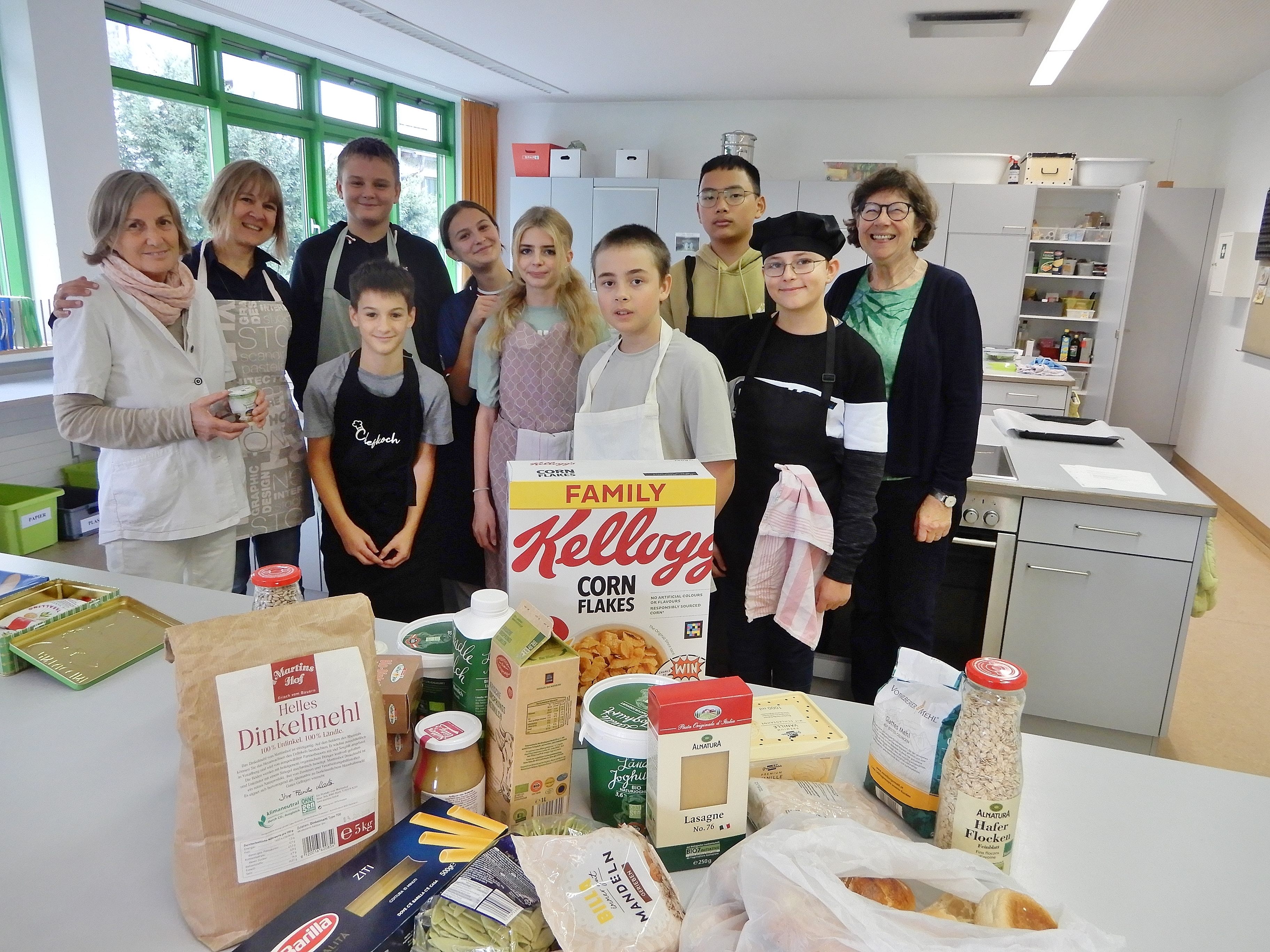 Die Jugendlichen der 3 b der MS Markt erlebten einen spannenden Workshop, der eindrücklich vermittelte wie man Lebensmittel retten kann. Die Jugendlichen der 3 b der MS Markt erlebten einen spannenden Workshop, der eindrücklich vermittelte wie man Lebensmittel retten kann.