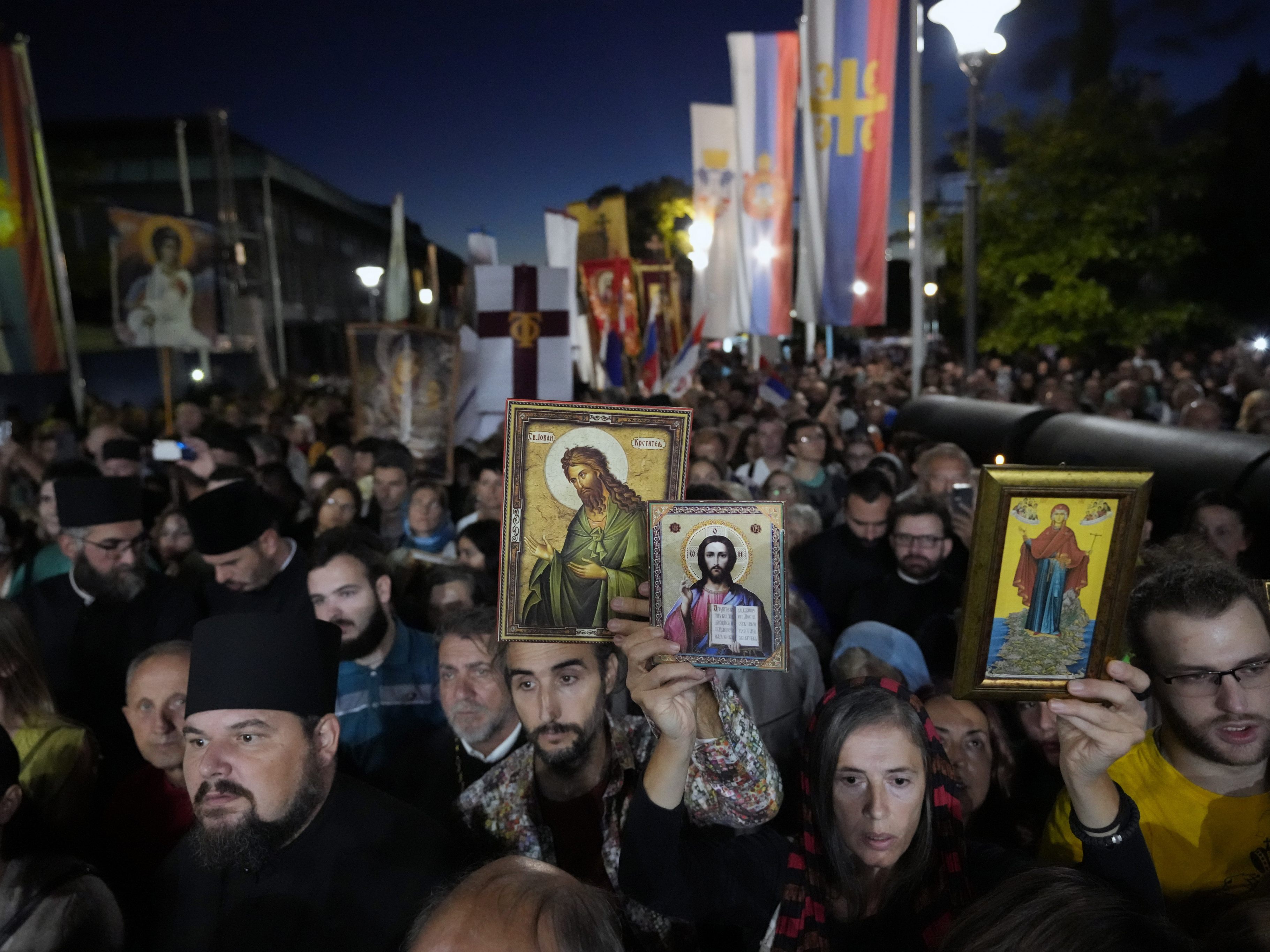 Zahlreiche Kirchenanhänger demonstrierten gegen die LGBTIQ+-Szene.