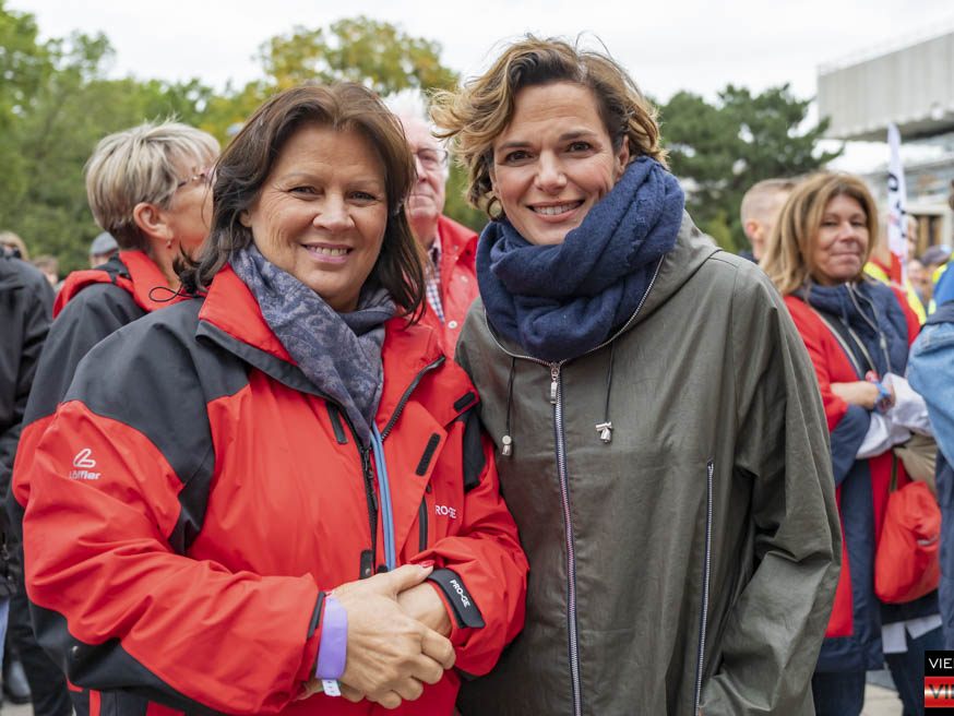 17092022 Schlusskundgebung der Demonstration der OeGB -Preise runter am Wiener Karlsplatz
