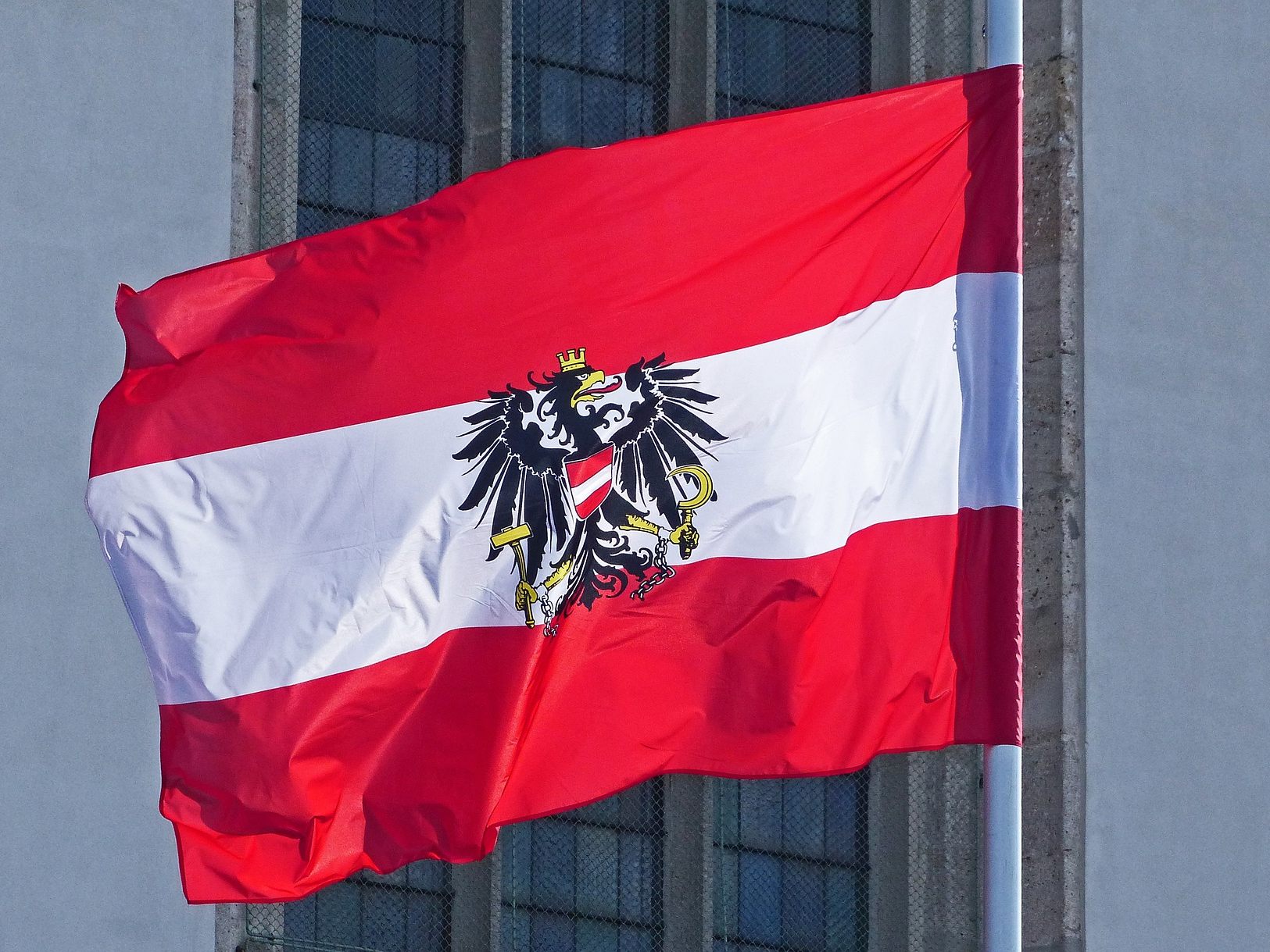 Die Schulden steigen, das Defizit sank deutlich.