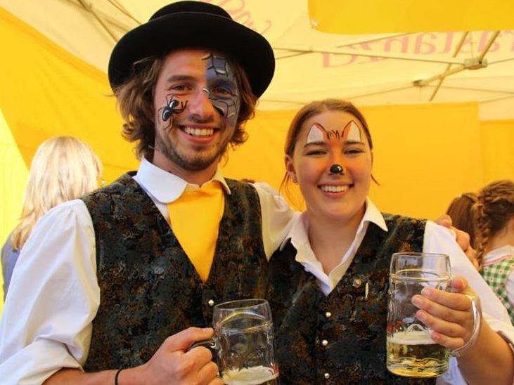 Der farbenfrohe Umzug zum Brauereigelände krönte auch heuer das Bockbierfest.