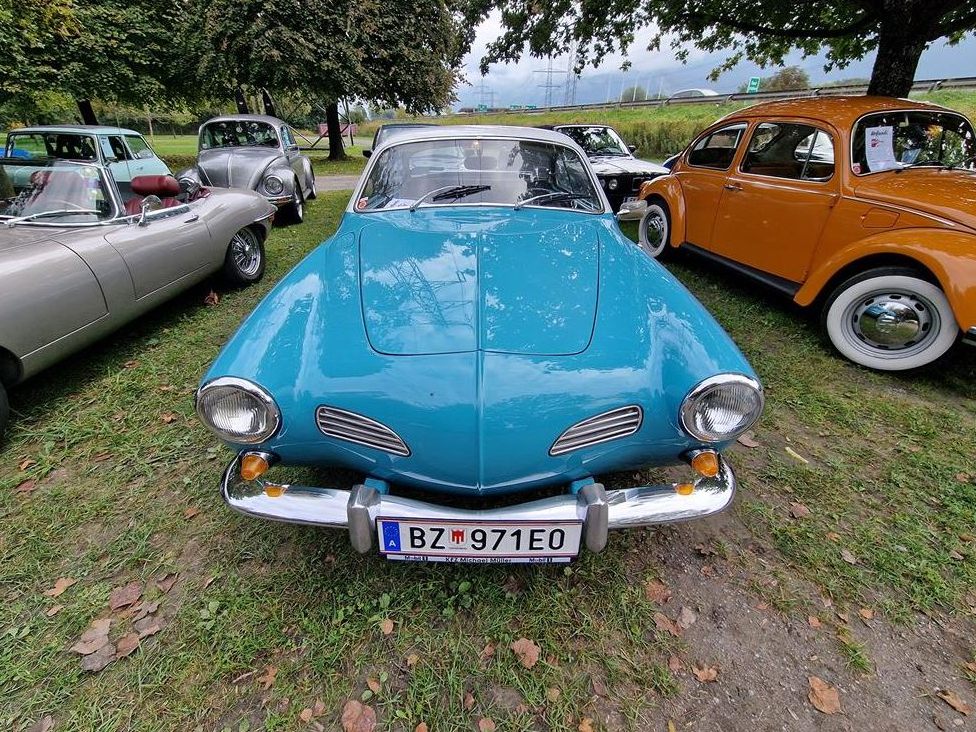 Oldtimer fuhren für "drive2help".