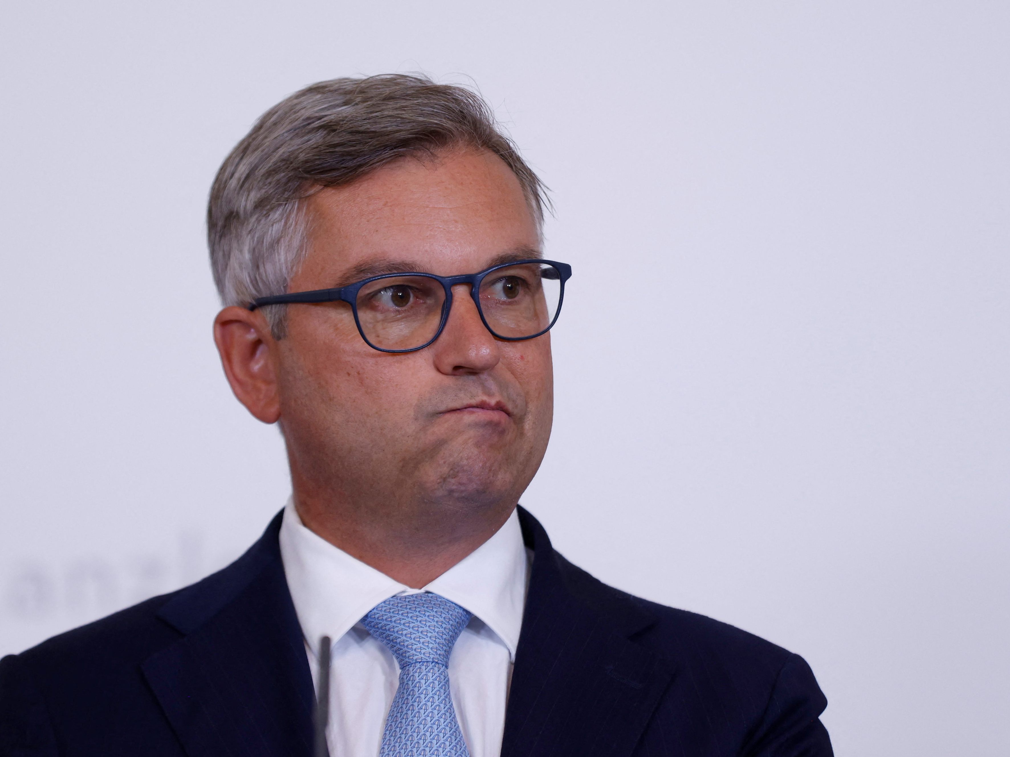 Finanzminister Magnus Brunner (ÖVP) legte vergangenen Mittwoch das Budget vor. Es zeigt sich, dass Österreichs Haushalt durch hohe Schulden und Zinsen stark belastet ist.