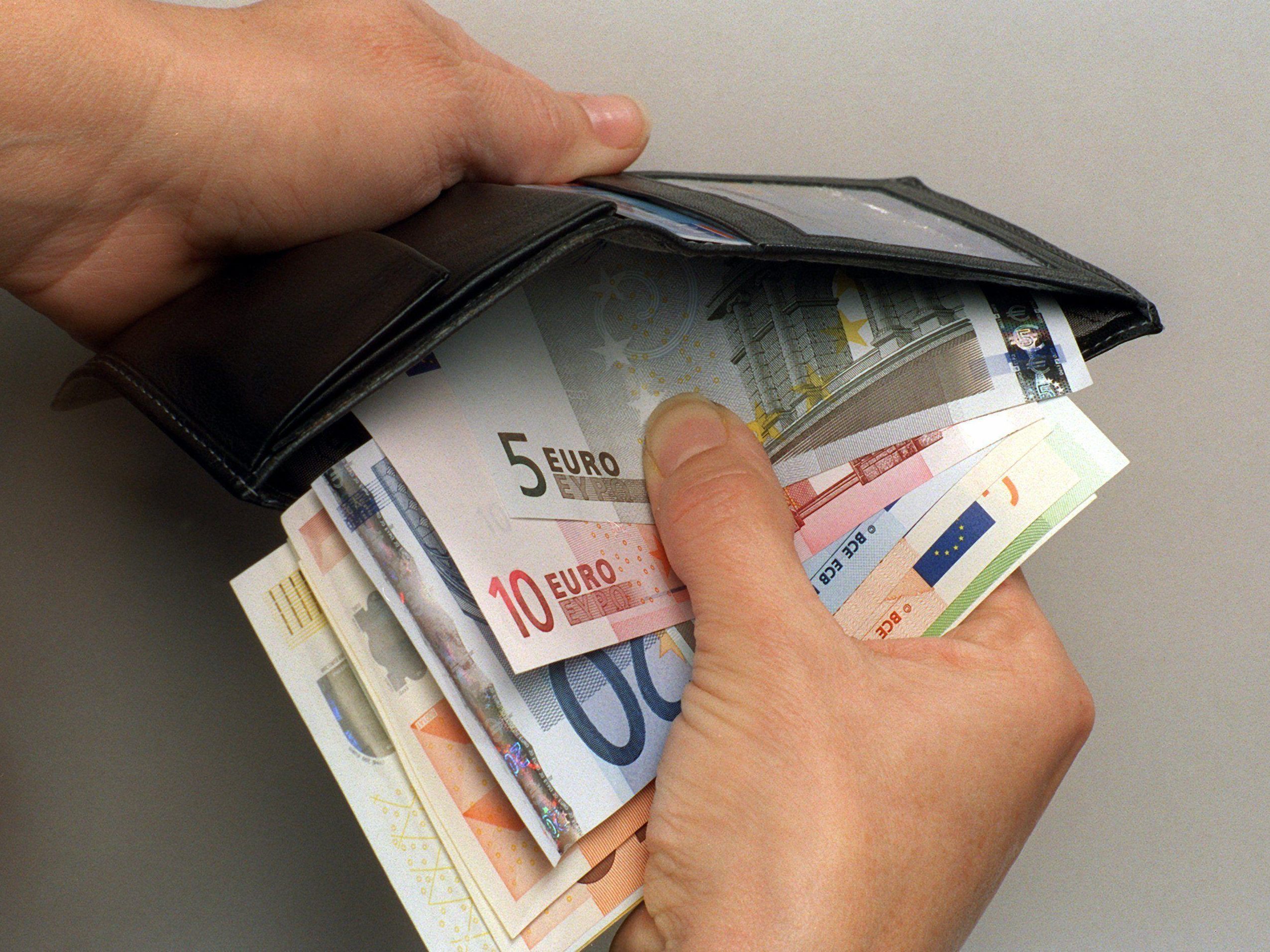 Eine Bekannte stahl einem 58-Jährigen in Wien-Favoriten Bargeld aus der Geldbörse.