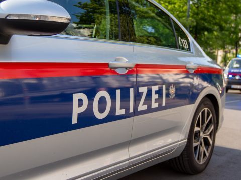 42-Jähriger soll Ex-Freundin in deren Wohnung in St. Pölten vergewaltigt haben. 42-Jähriger soll Ex-Freundin in deren Wohnung in St. Pölten vergewaltigt haben.