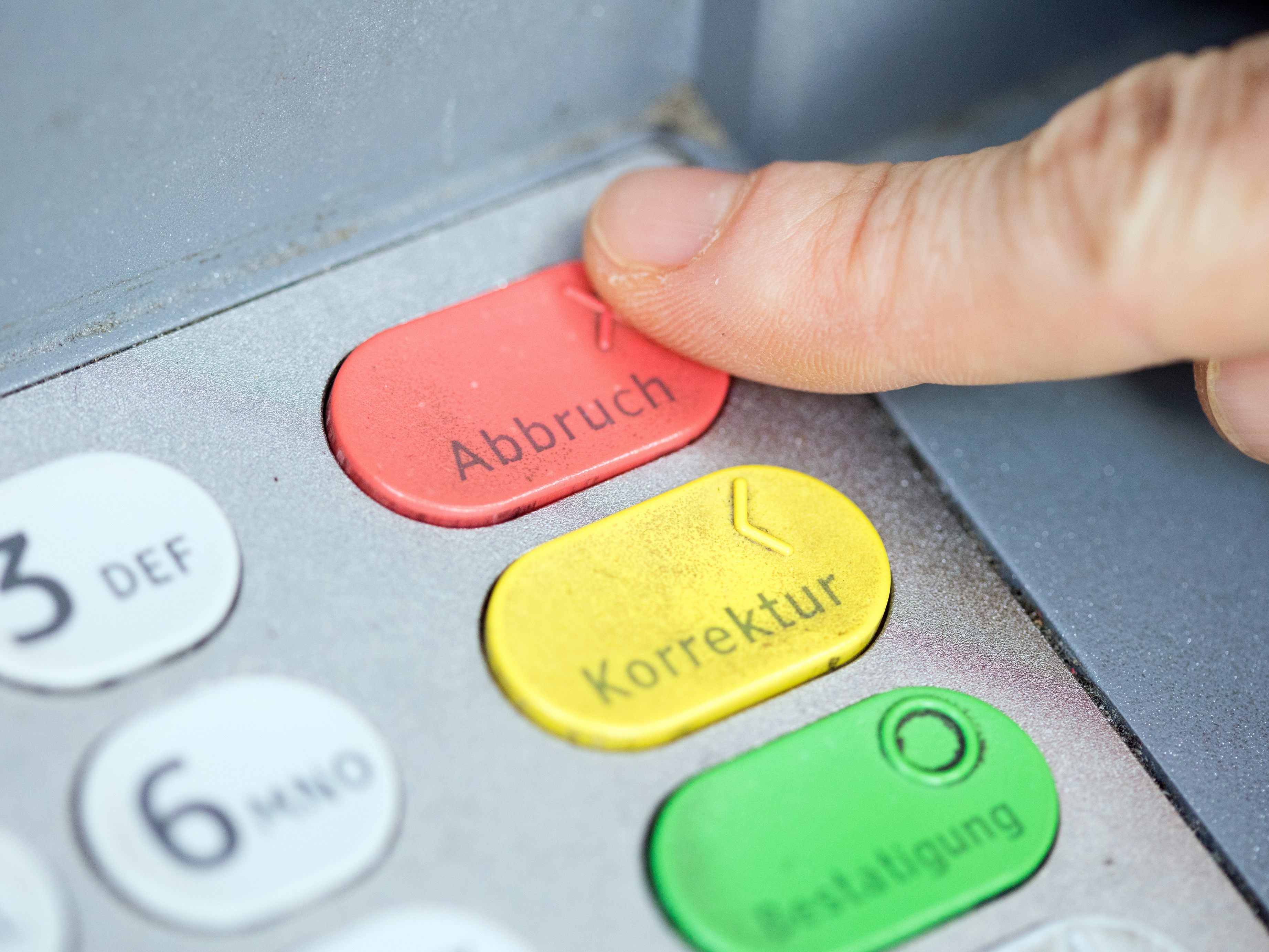 Ermittlungen nach gescheitertem Bankomat-Einbruch in Niederösterreich.