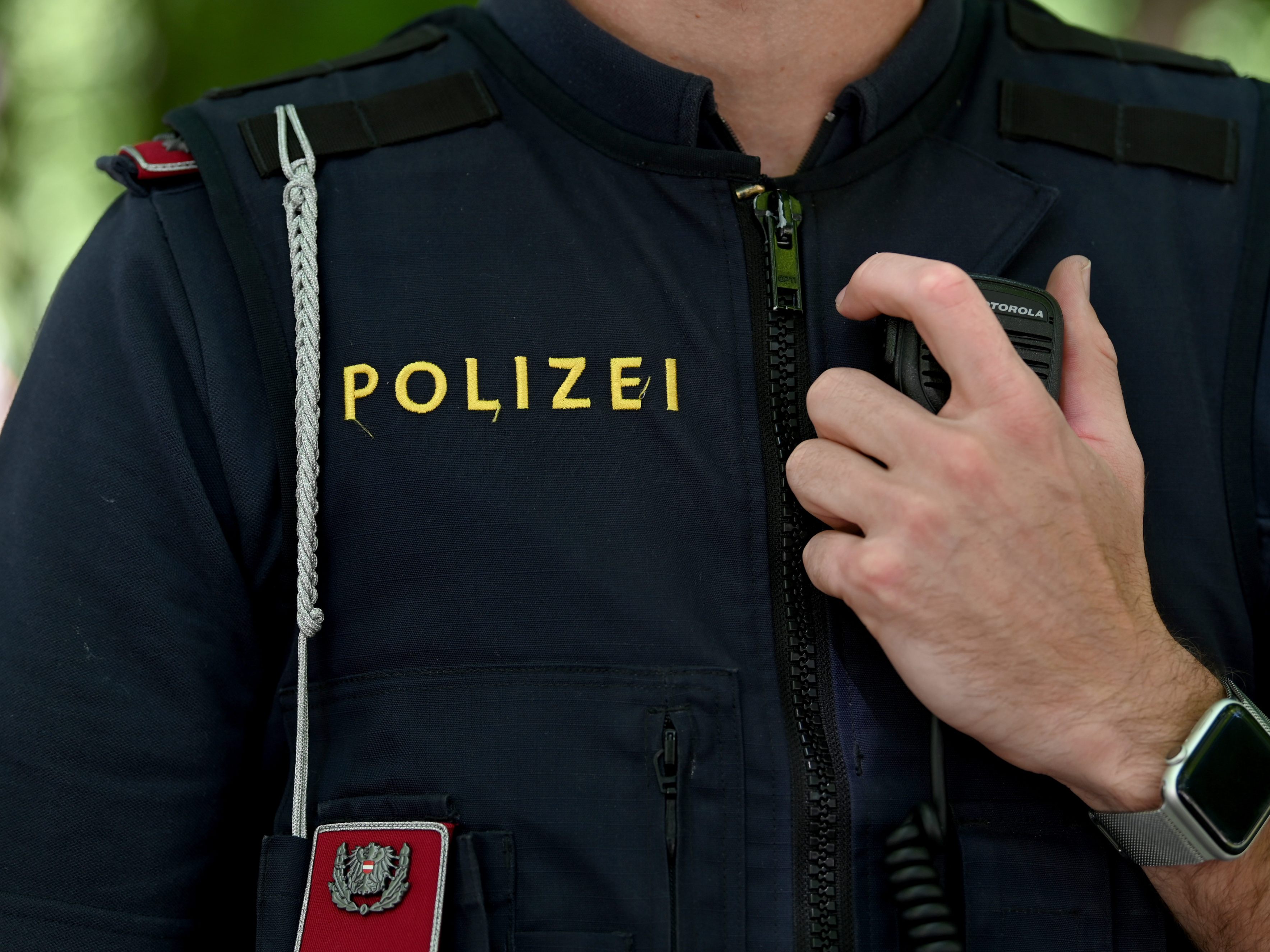 Eine 21-Jährige attackierte ihren Freund in einer Wohnung in Wien-Rudolfsheim-Fünfhaus mit dem Messer. Eine 21-Jährige attackierte ihren Freund in einer Wohnung in Wien-Rudolfsheim-Fünfhaus mit dem Messer.