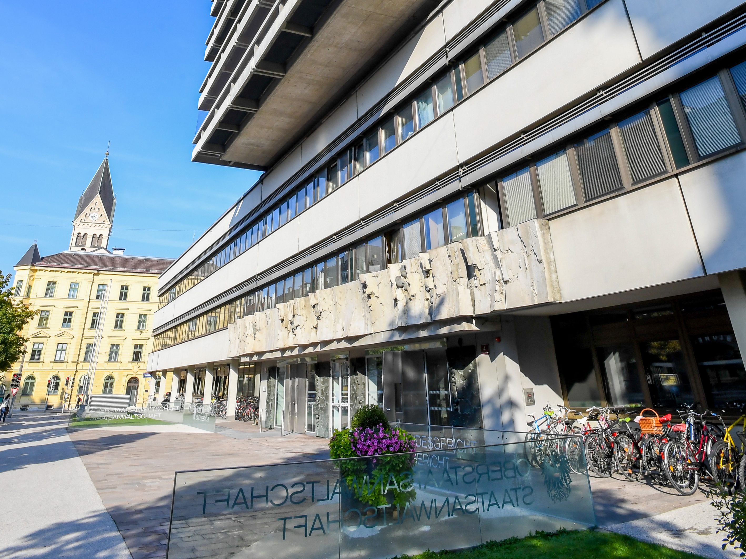 Am Innsbrucker Landesgericht wurde ein Missbrauchsprozess gegen einen Wiener vertagt. Am Innsbrucker Landesgericht wurde ein Missbrauchsprozess gegen einen Wiener vertagt.